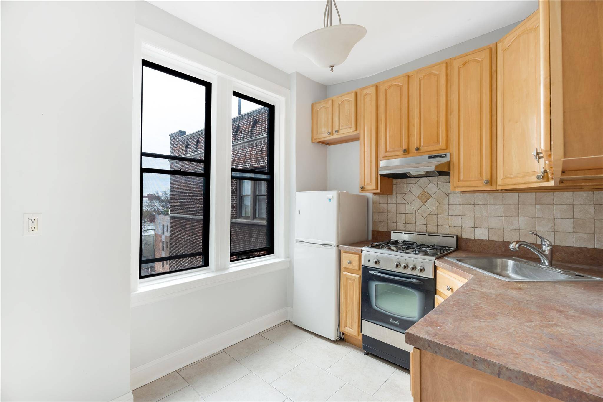 Brooklyn, NY 11210,2913 Foster AVE #6H