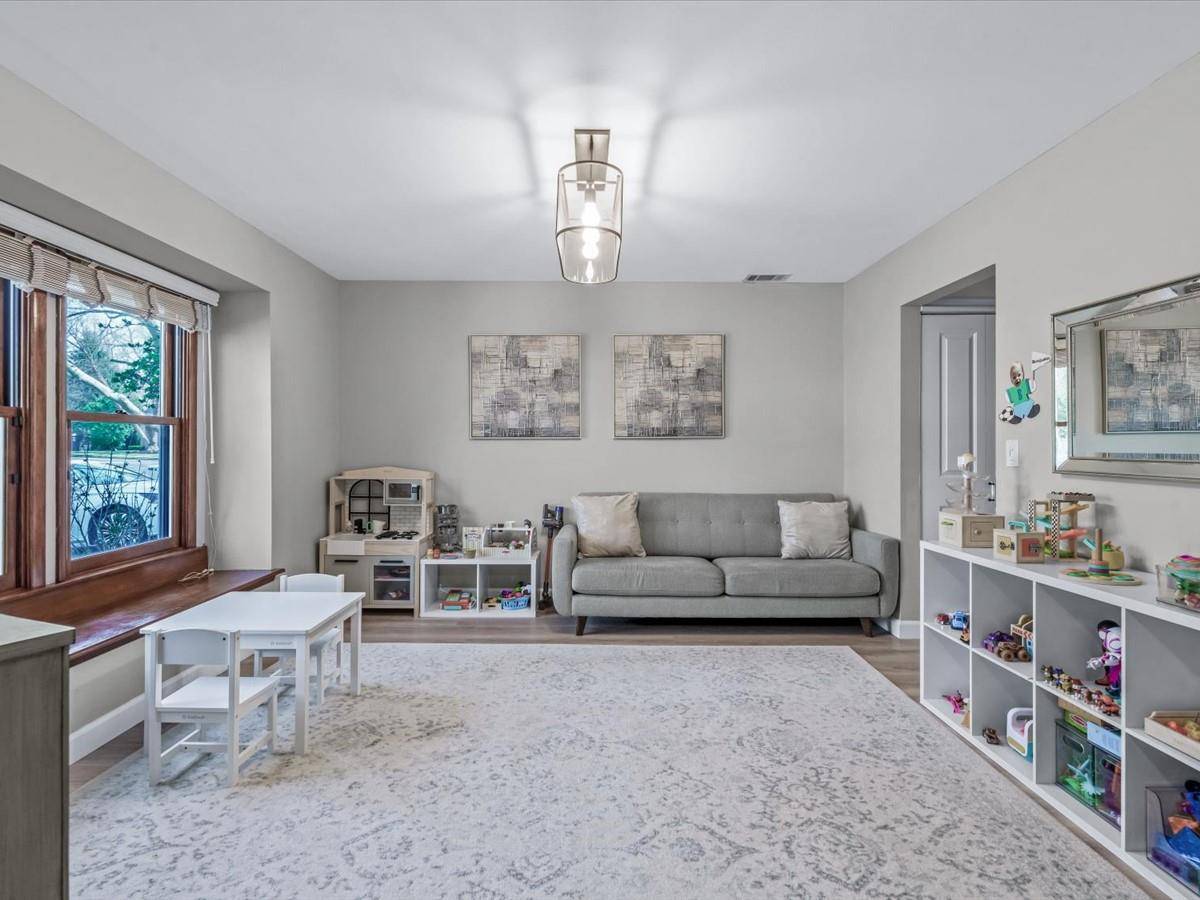 Syosset, NY 11791,54 Hidden Ridge DR