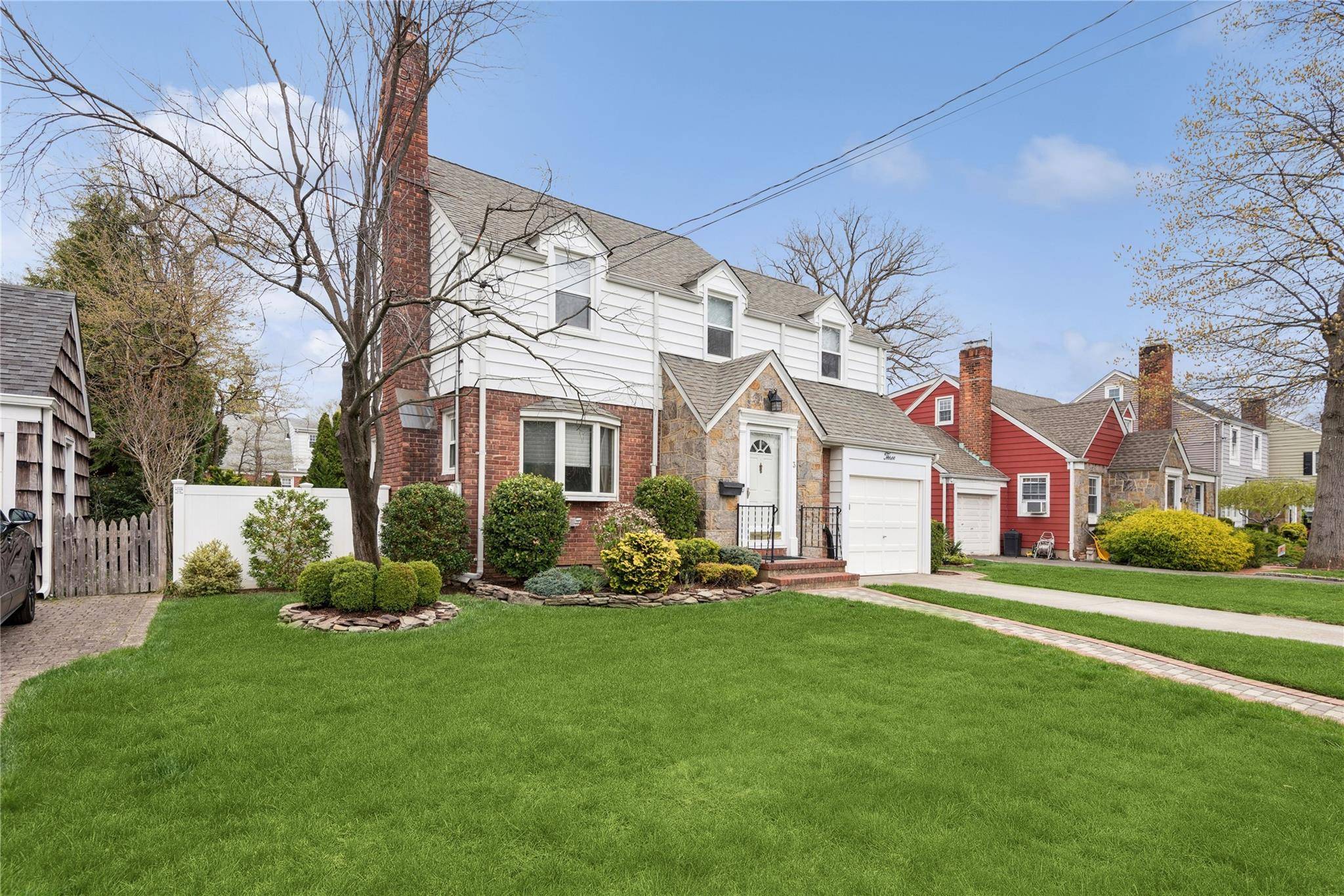 Malverne, NY 11565,3 Alden CT