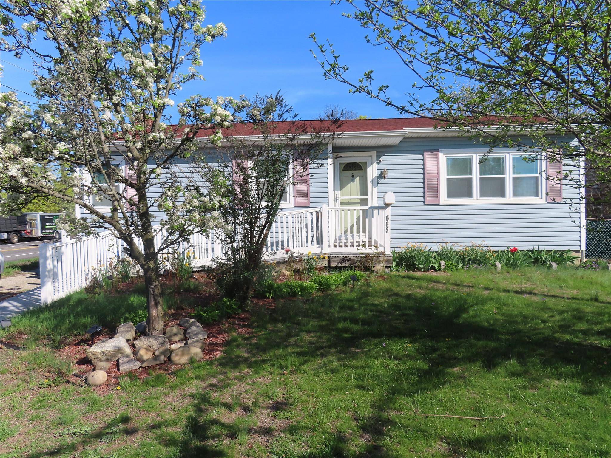 West Babylon, NY 11704,565 18th ST