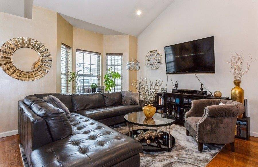 East Meadow, NY 11554,141 Spring DR