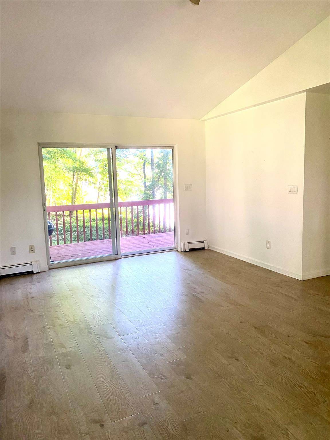 Shrub Oak, NY 10588,1297 E Main ST #6