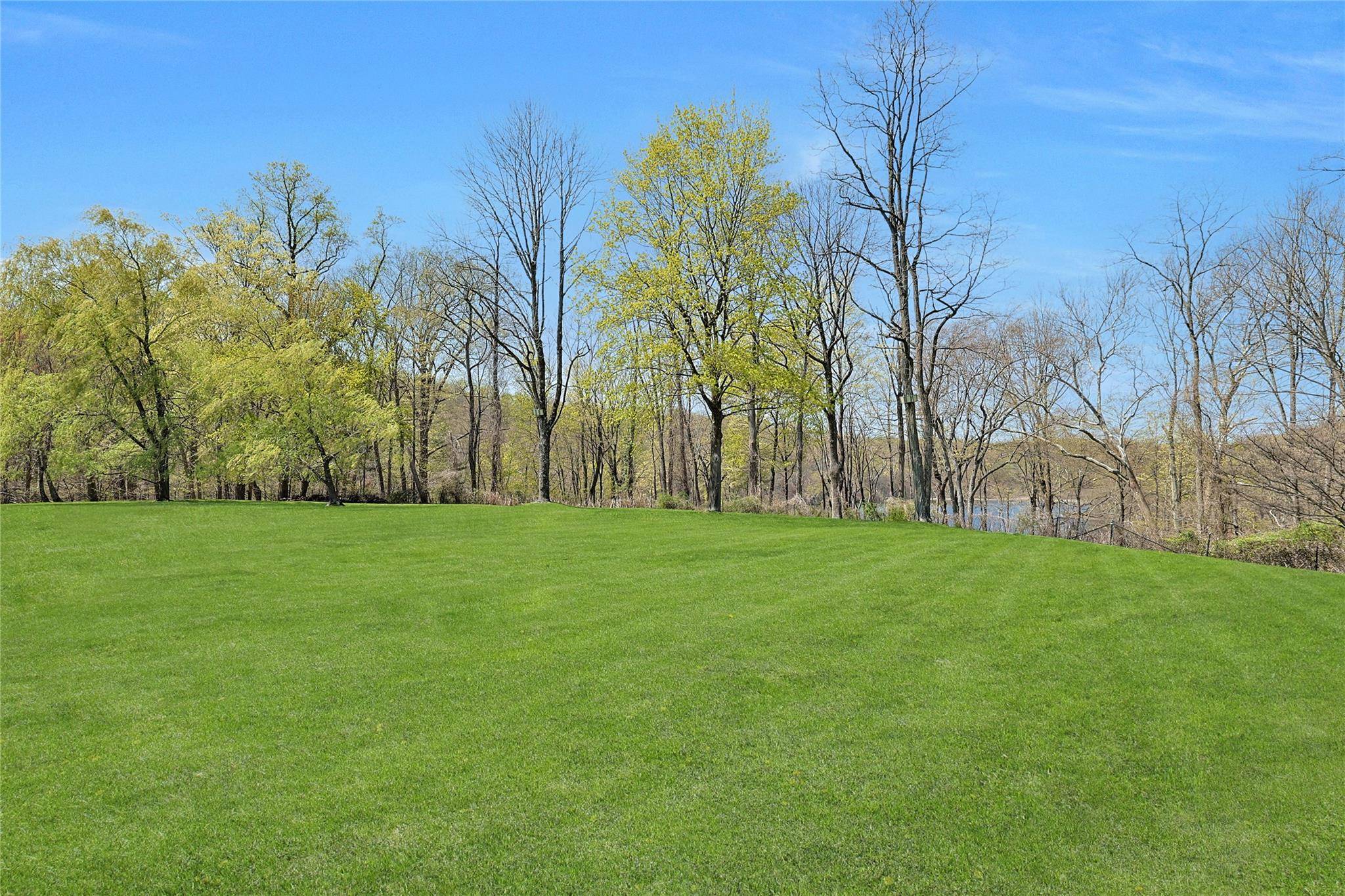 Armonk, NY 10504,4-6 Wampus Lake Wampus Lake DR