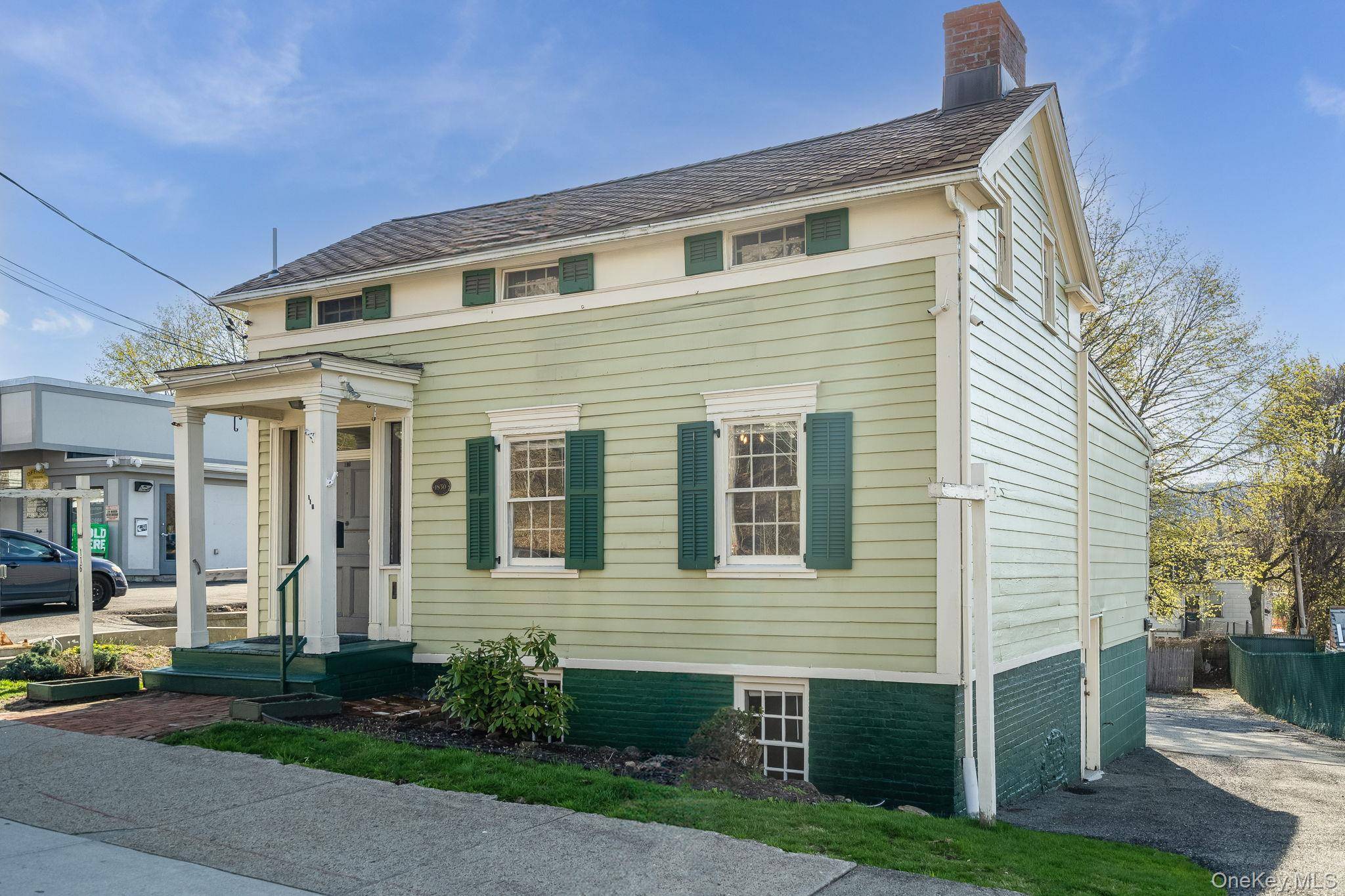 Peekskill, NY 10566,116 Washington ST