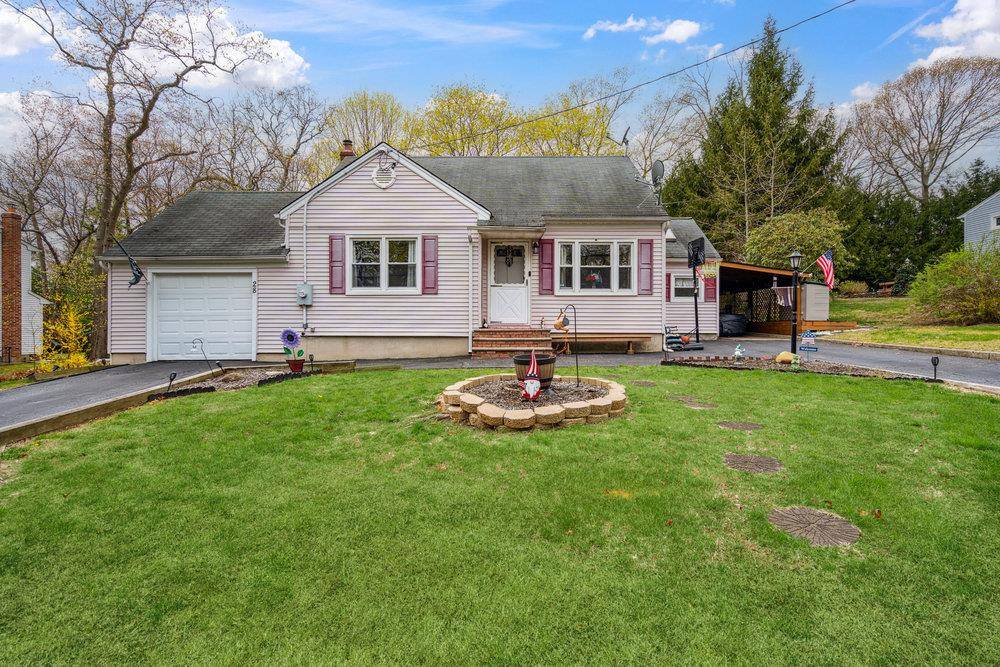 Farmingville, NY 11738,28 Leeds BLVD