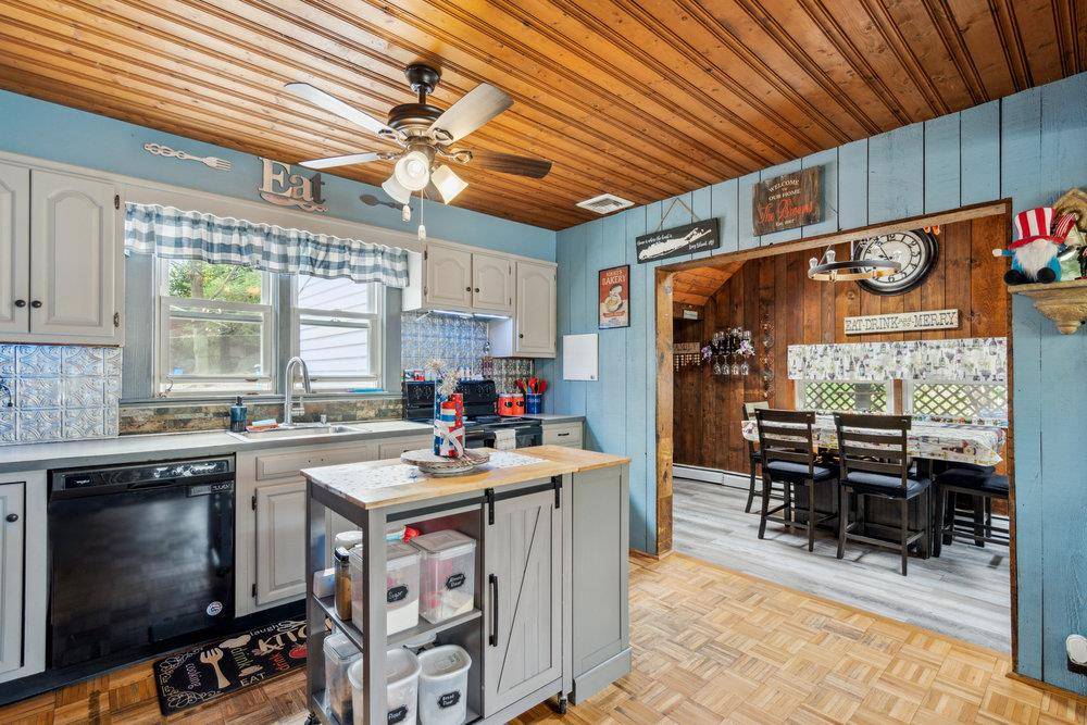 Farmingville, NY 11738,28 Leeds BLVD