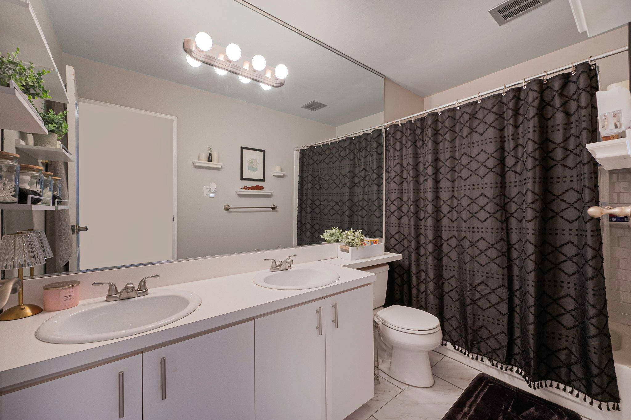 East Islip, NY 11730,100 Connetquot AVE #21