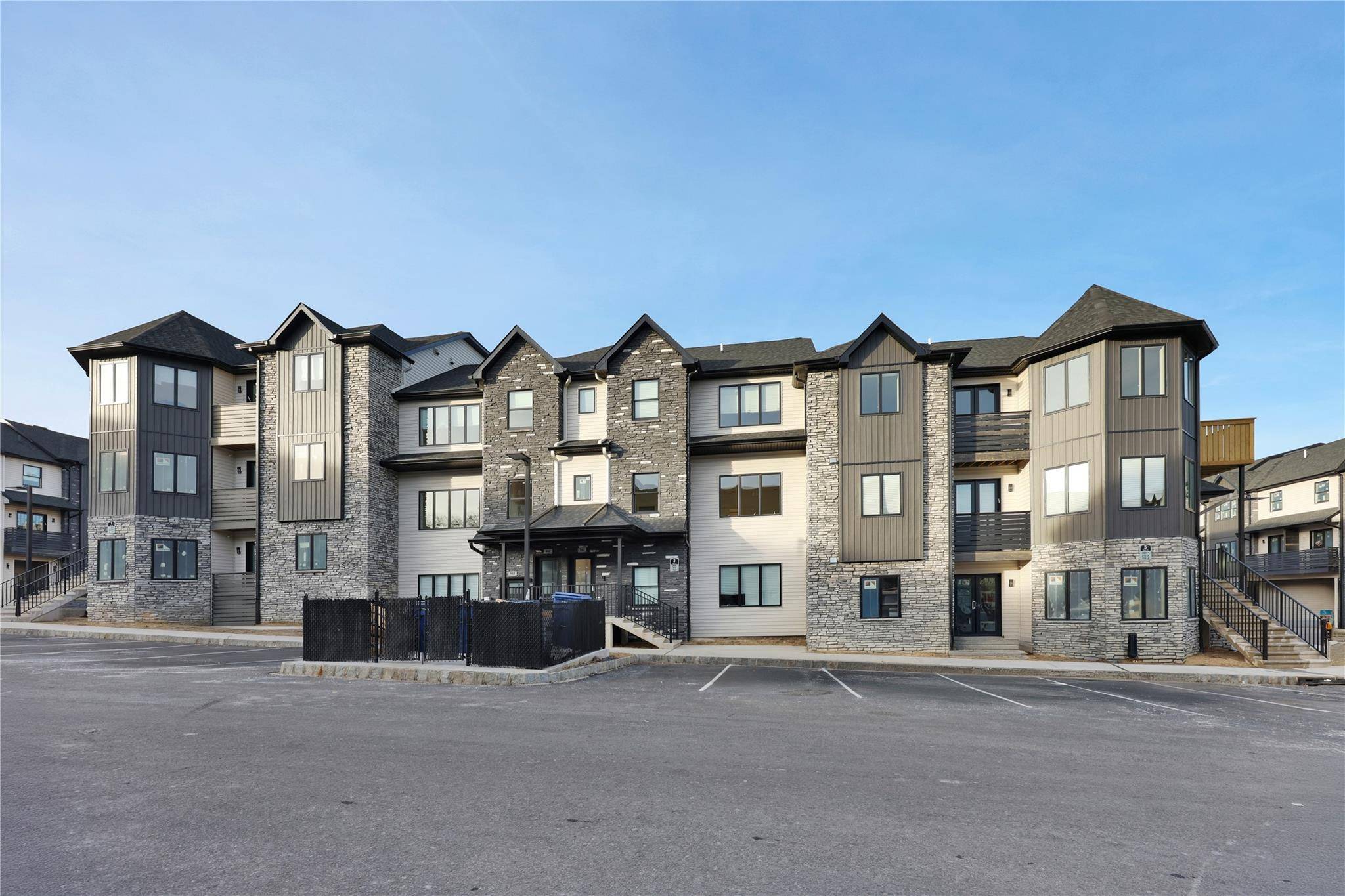 Monsey, NY 10952,3 Hayes LN #202