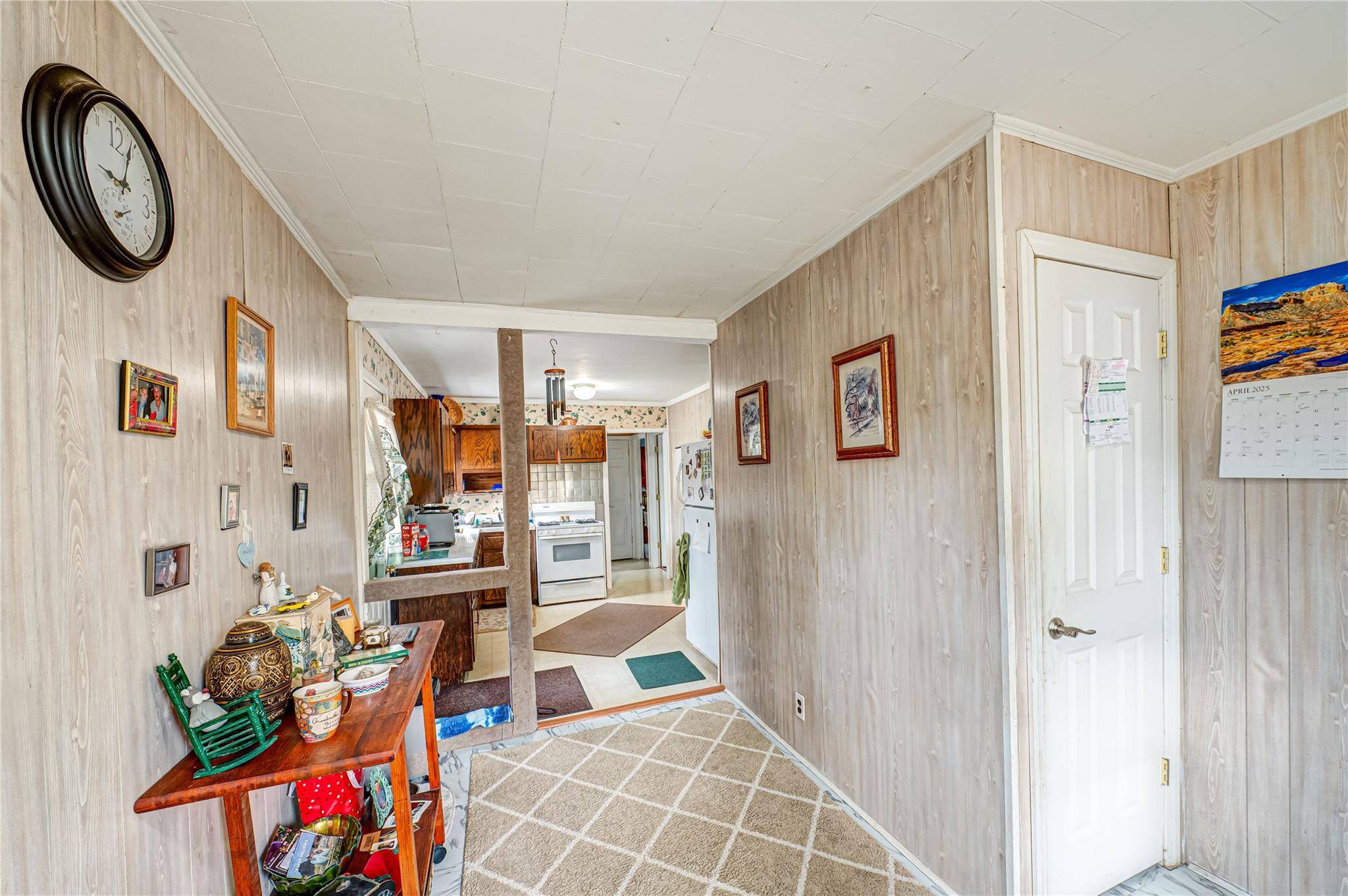 Smithtown, NY 11787,347 Forest LN