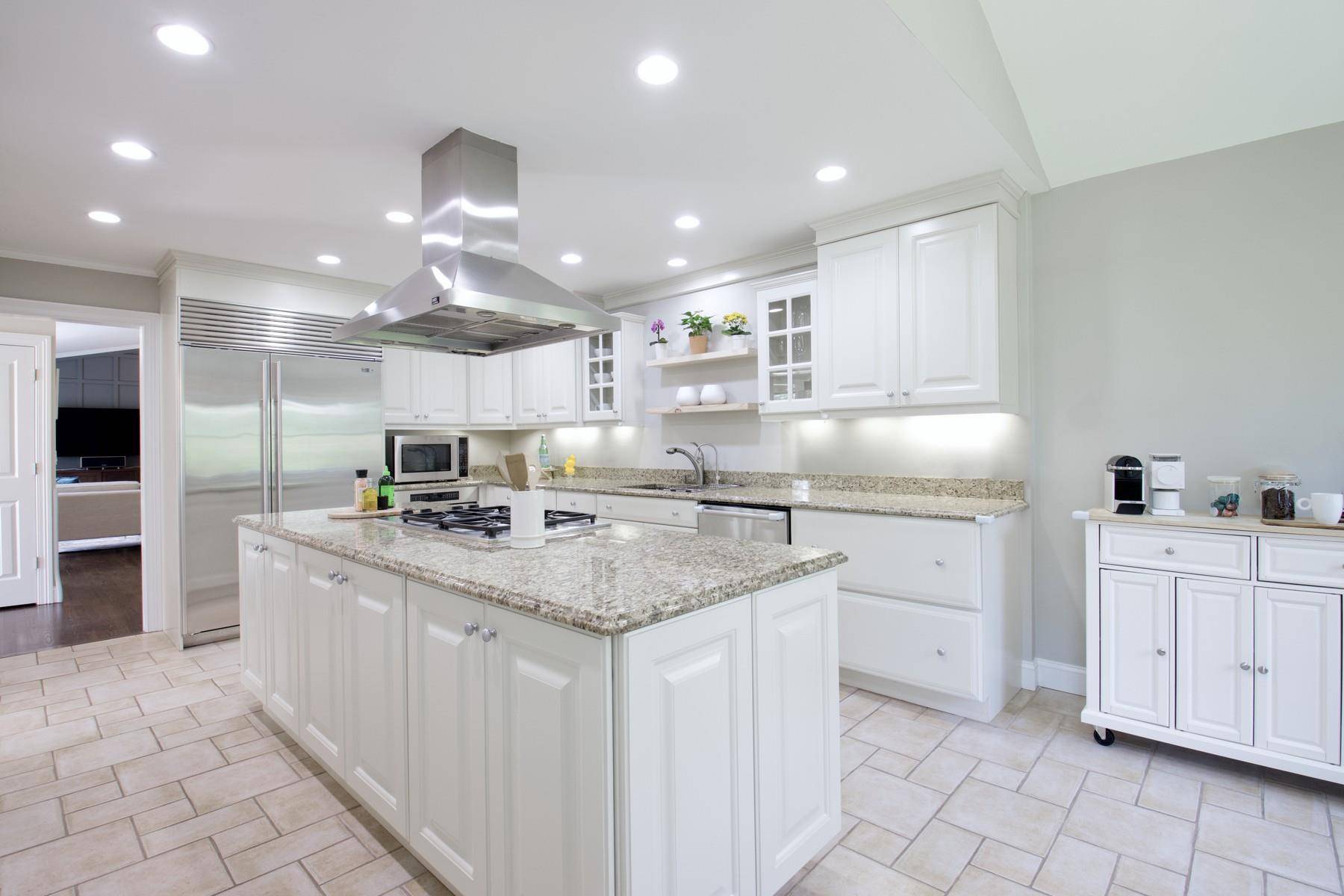 Scarsdale, NY 10583,17 Aspen RD