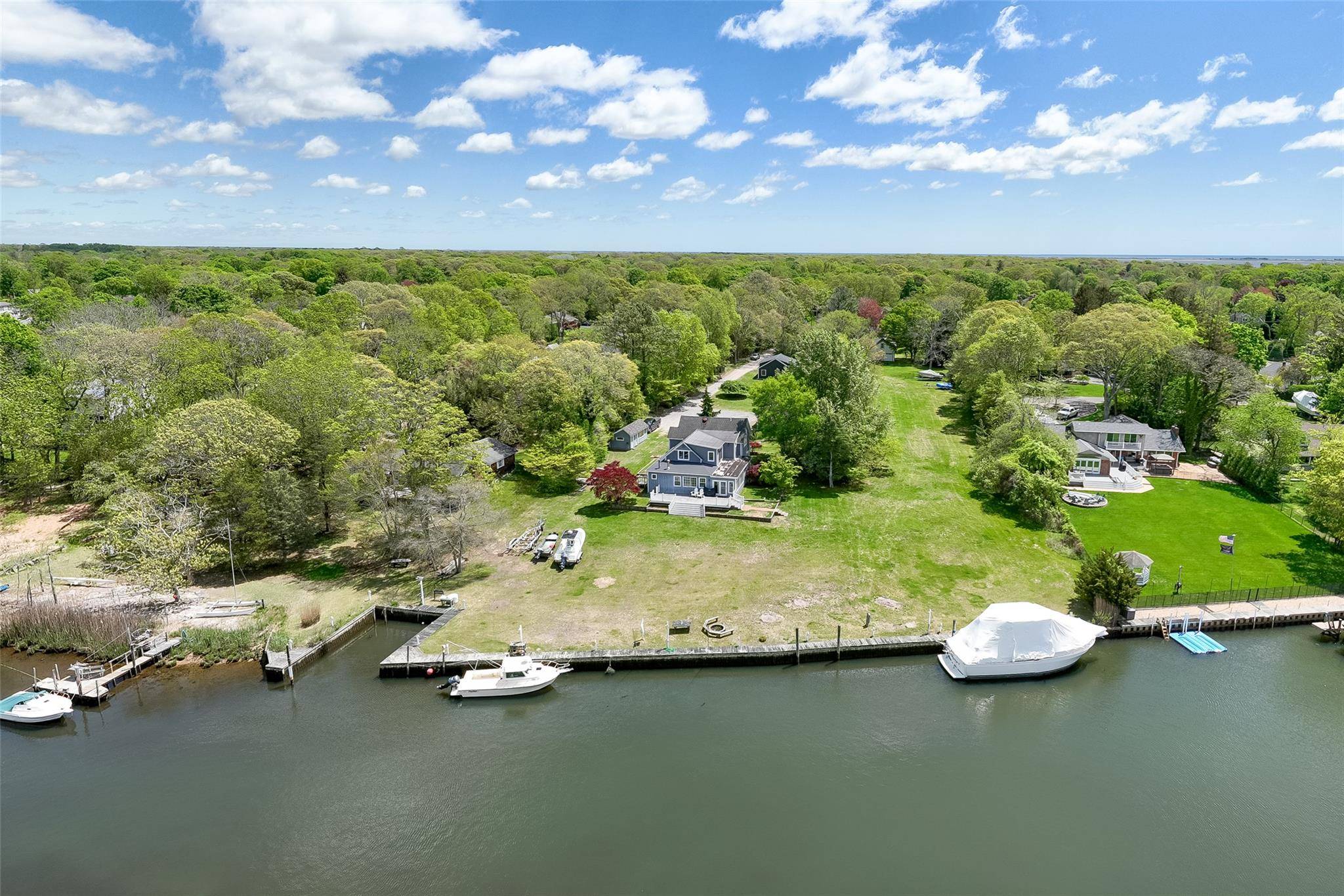Center Moriches, NY 11934,60A Union AVE