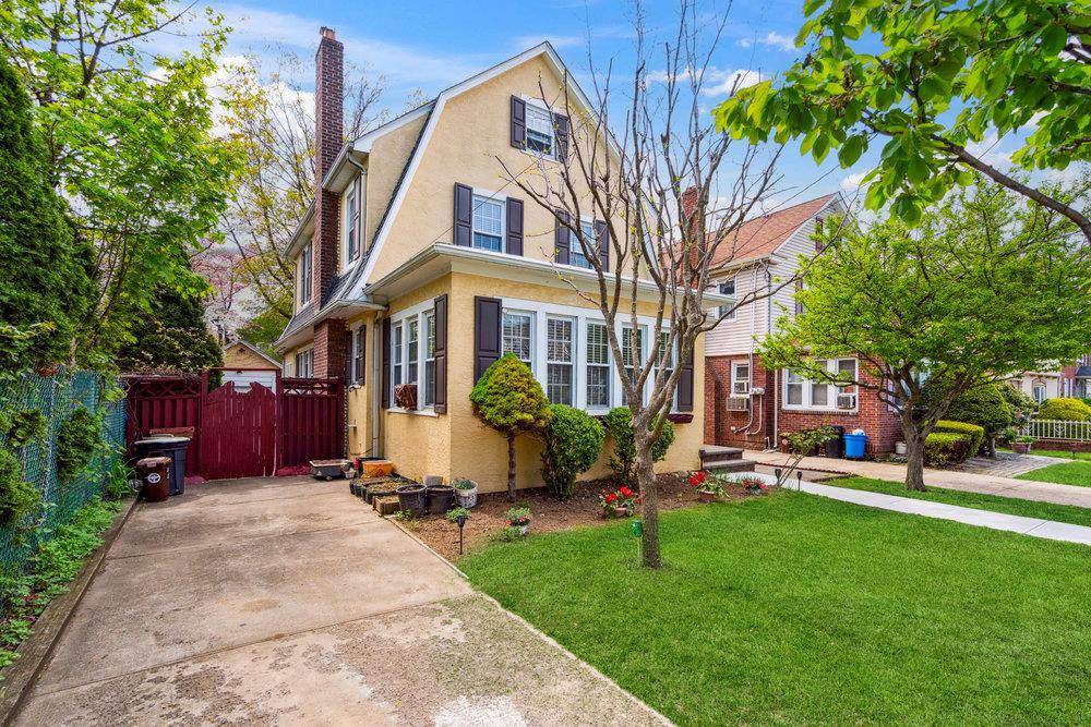 Bayside, NY 11361,38-34 209th ST