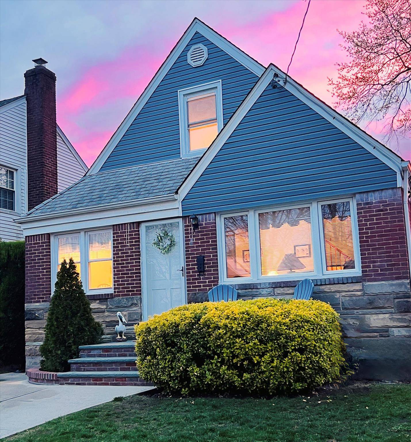 Floral Park, NY 11001,164 W Poplar ST