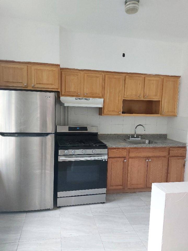 Brooklyn, NY 11208,236 Ridgewood AVE