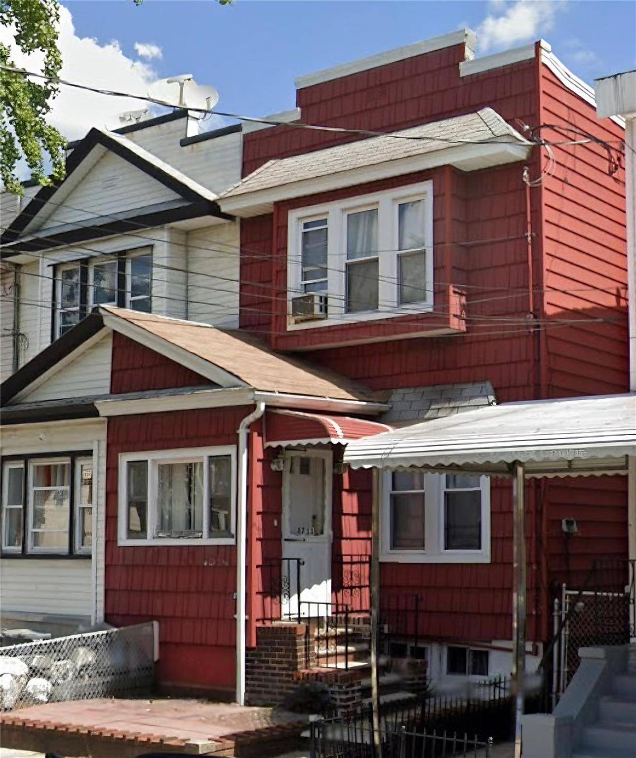 Woodhaven, NY 11421,87-11 80th St