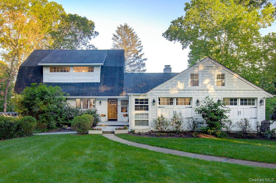 Centerport, NY 11721,2 Spring Hollow RD