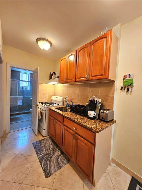 Brooklyn, NY 11223,1118 Avenue U