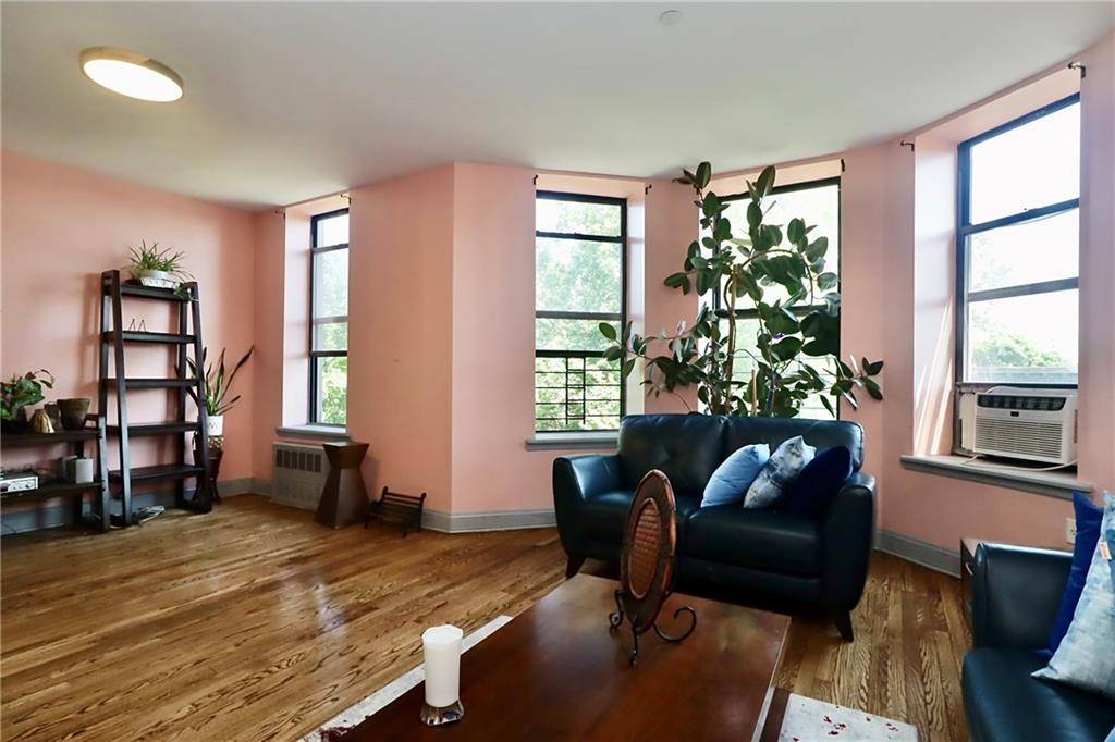 Brooklyn, NY 11216,848 Park PL #4E