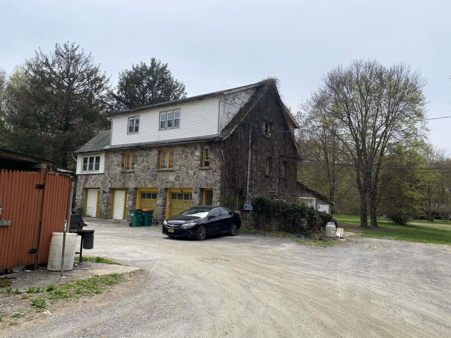 Poughkeepsie, NY 12601,531 Creek RD