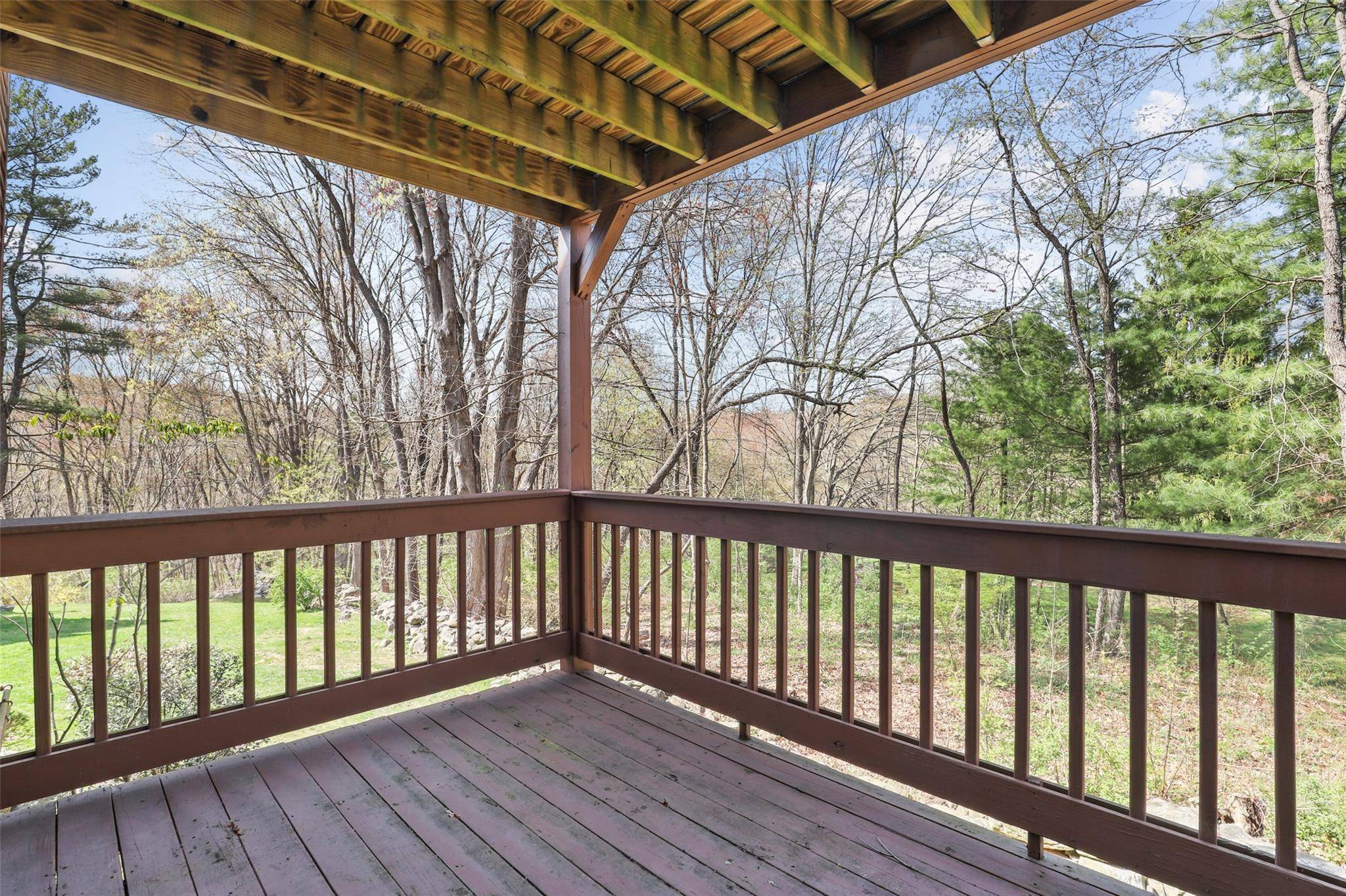 Brewster, NY 10509,203 Apple Tree LN