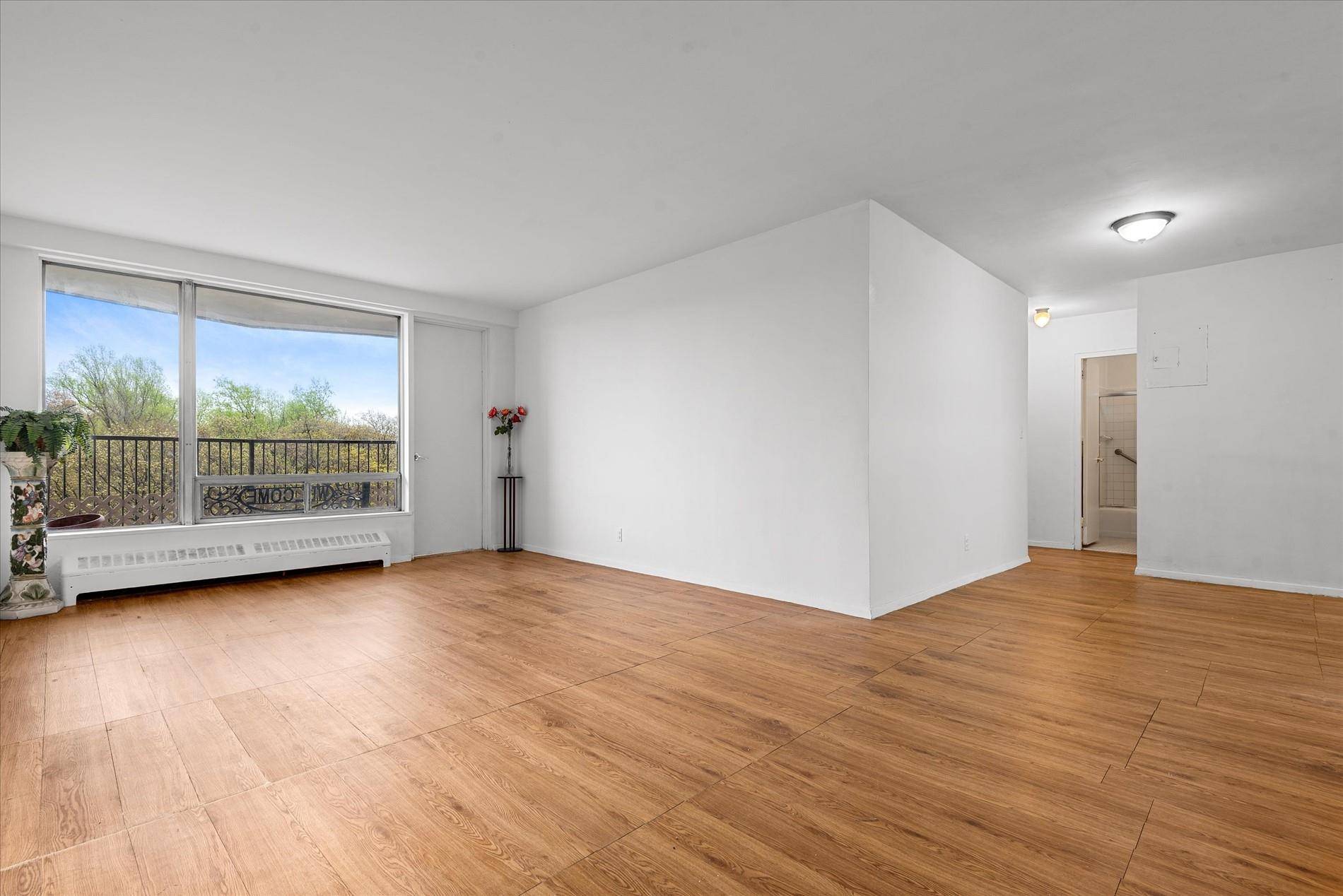 Glendale, NY 11385,90-60 Union TPKE #9E