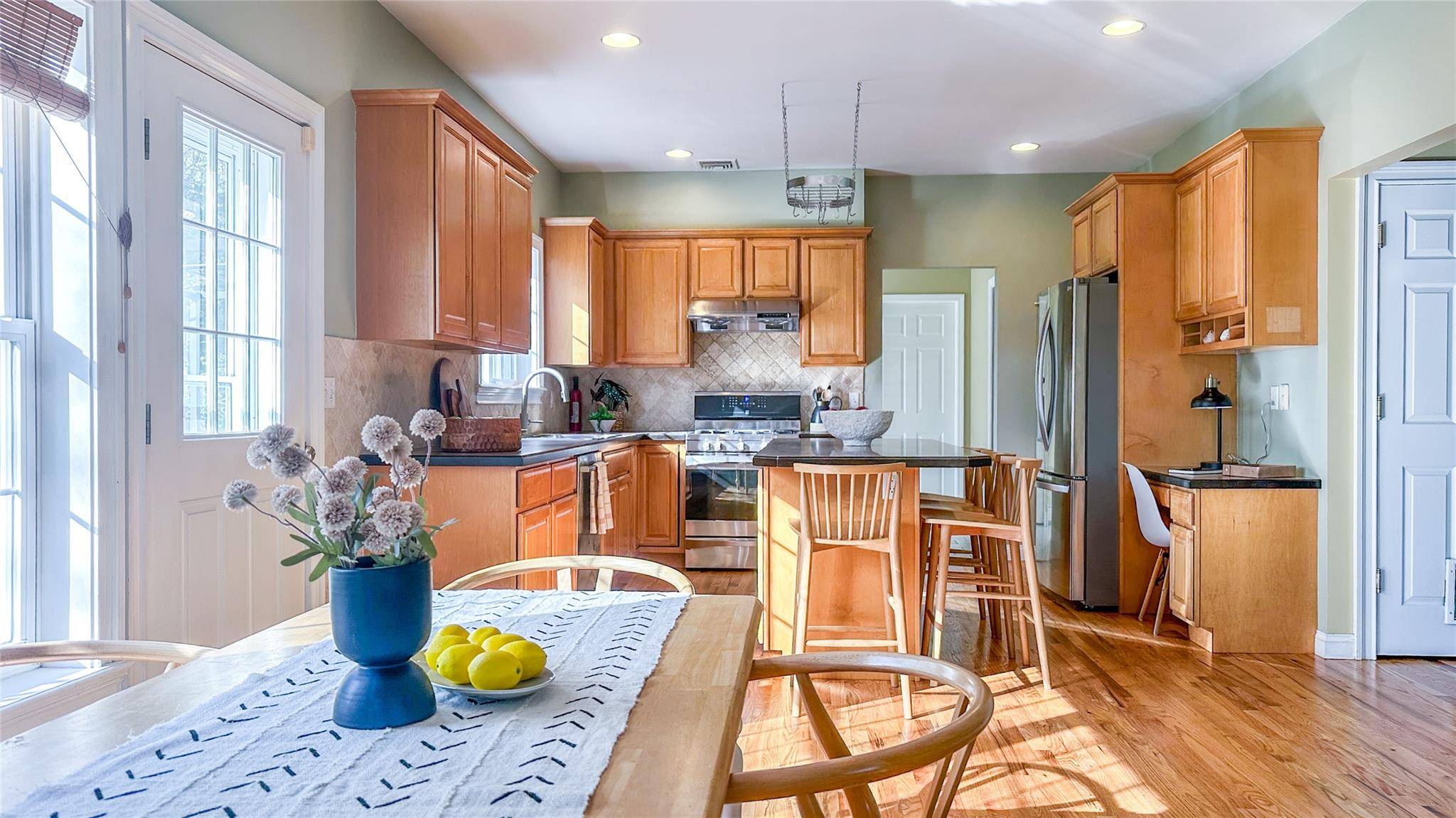 New Paltz, NY 12561,6 Dubois RD