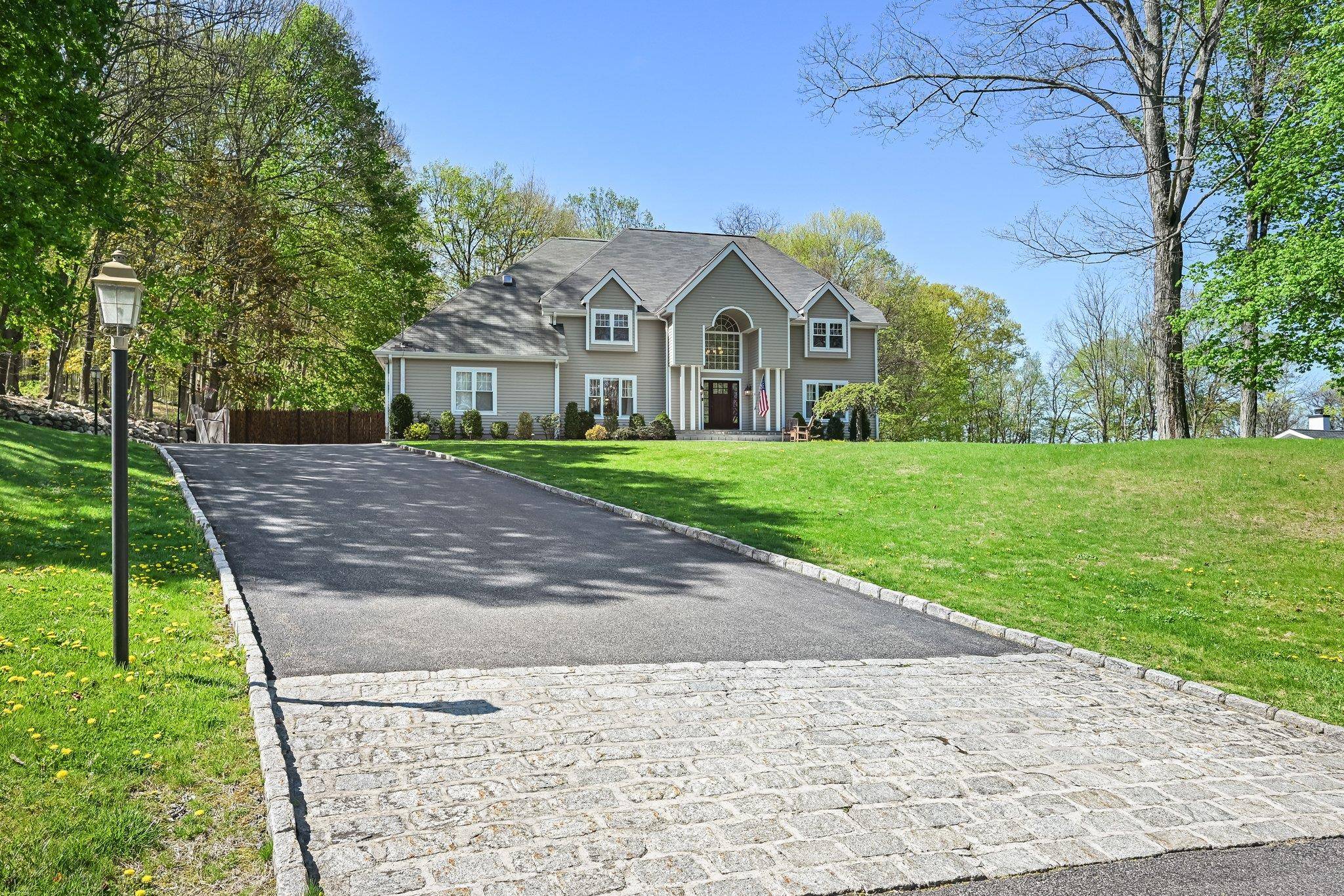North Salem, NY 10560,3 Pinegrove DR