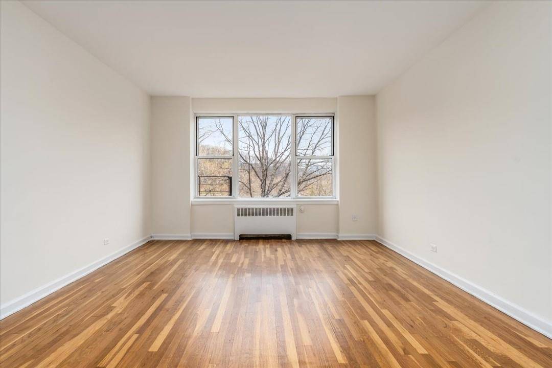New York (manhattan), NY 10034,25 Indian RD #4F