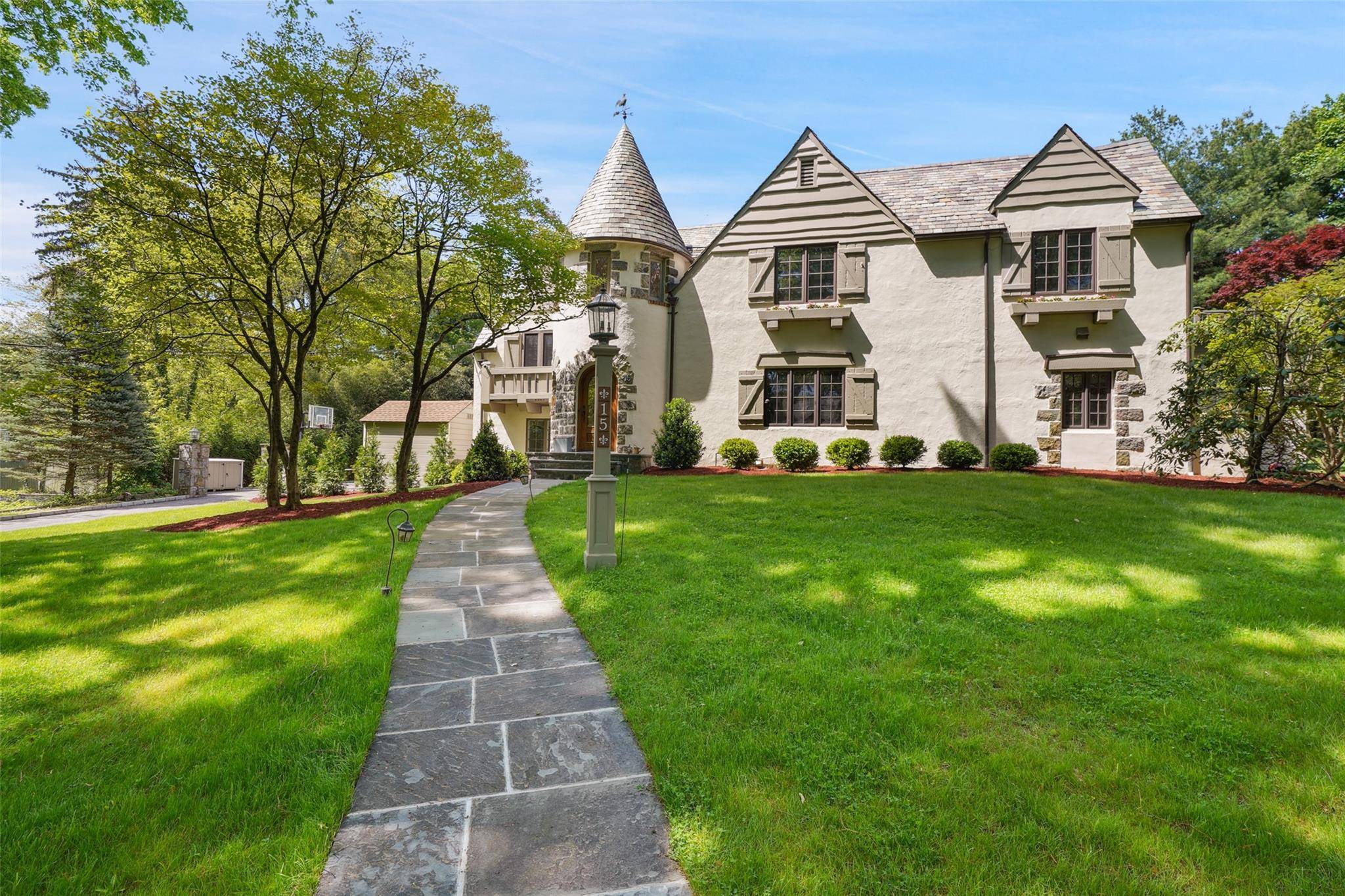 Scarsdale, NY 10583,15 Franklin RD