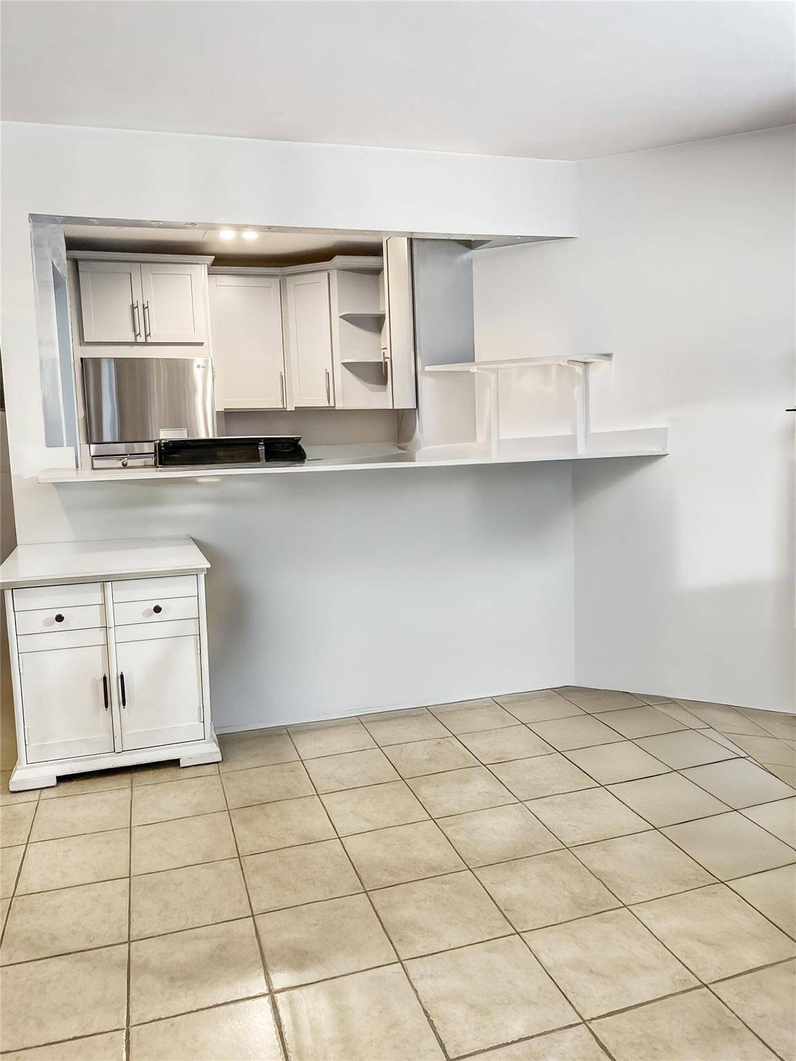 Ridgewood, NY 11385,7105 Fresh Pond RD #I2C