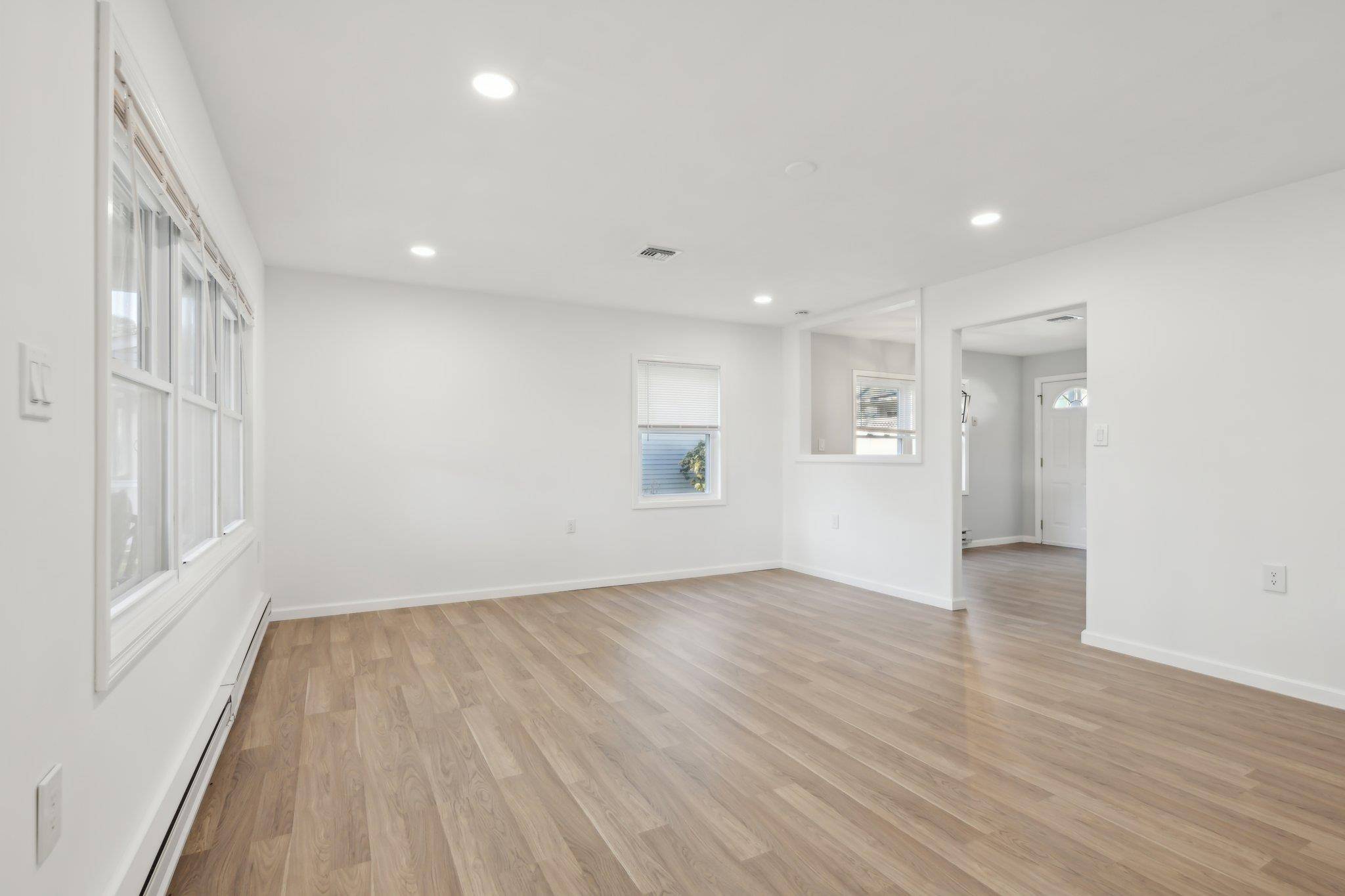 Ridge, NY 11961,156 Laurance LN