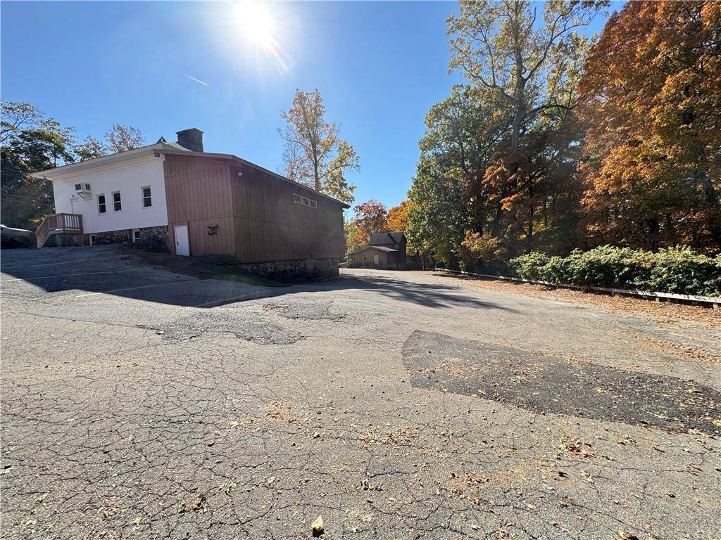 Mohegan Lake, NY 10547,3256-3258 Main ST
