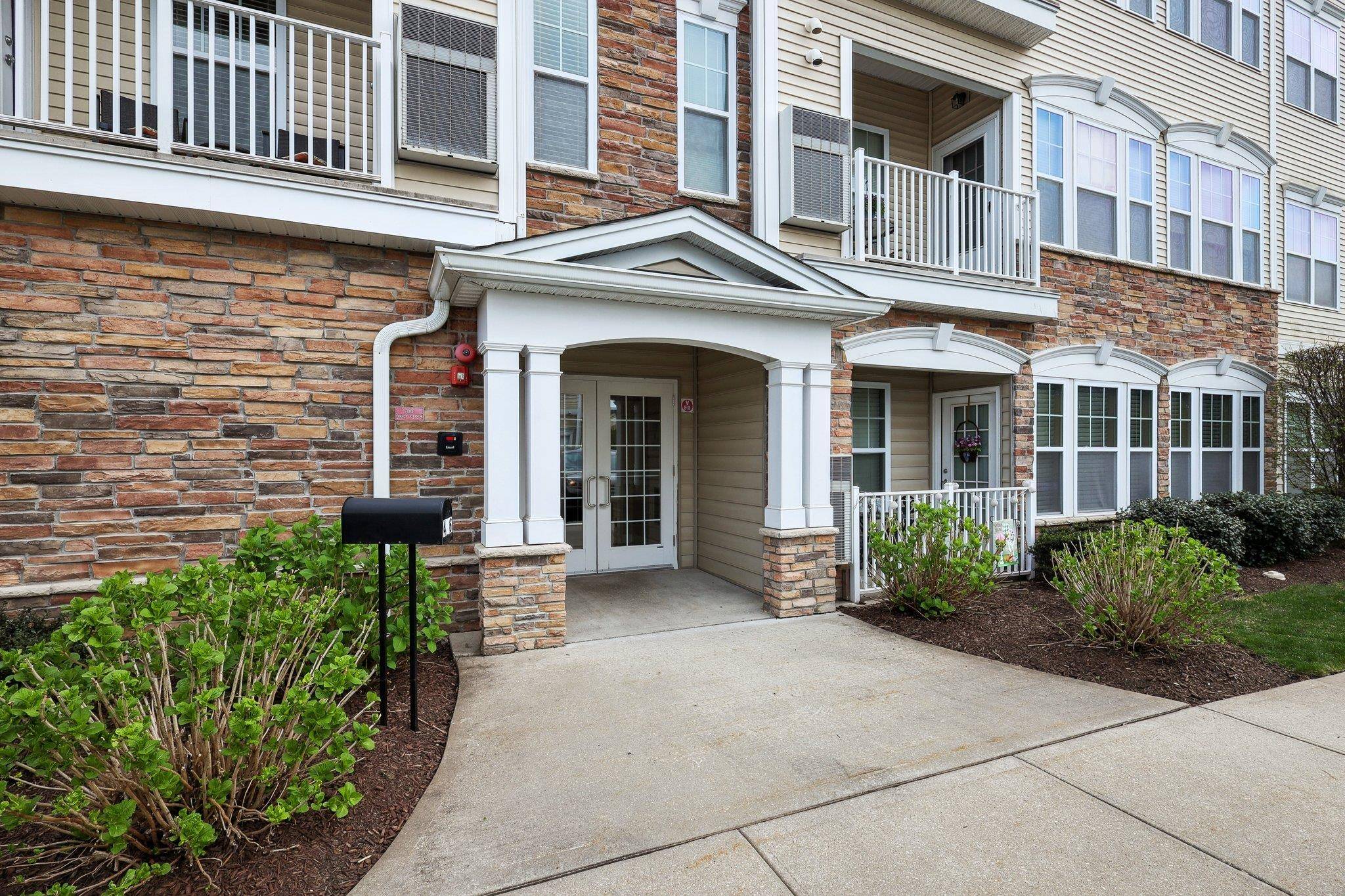 Central Islip, NY 11722,416 Saxton CT