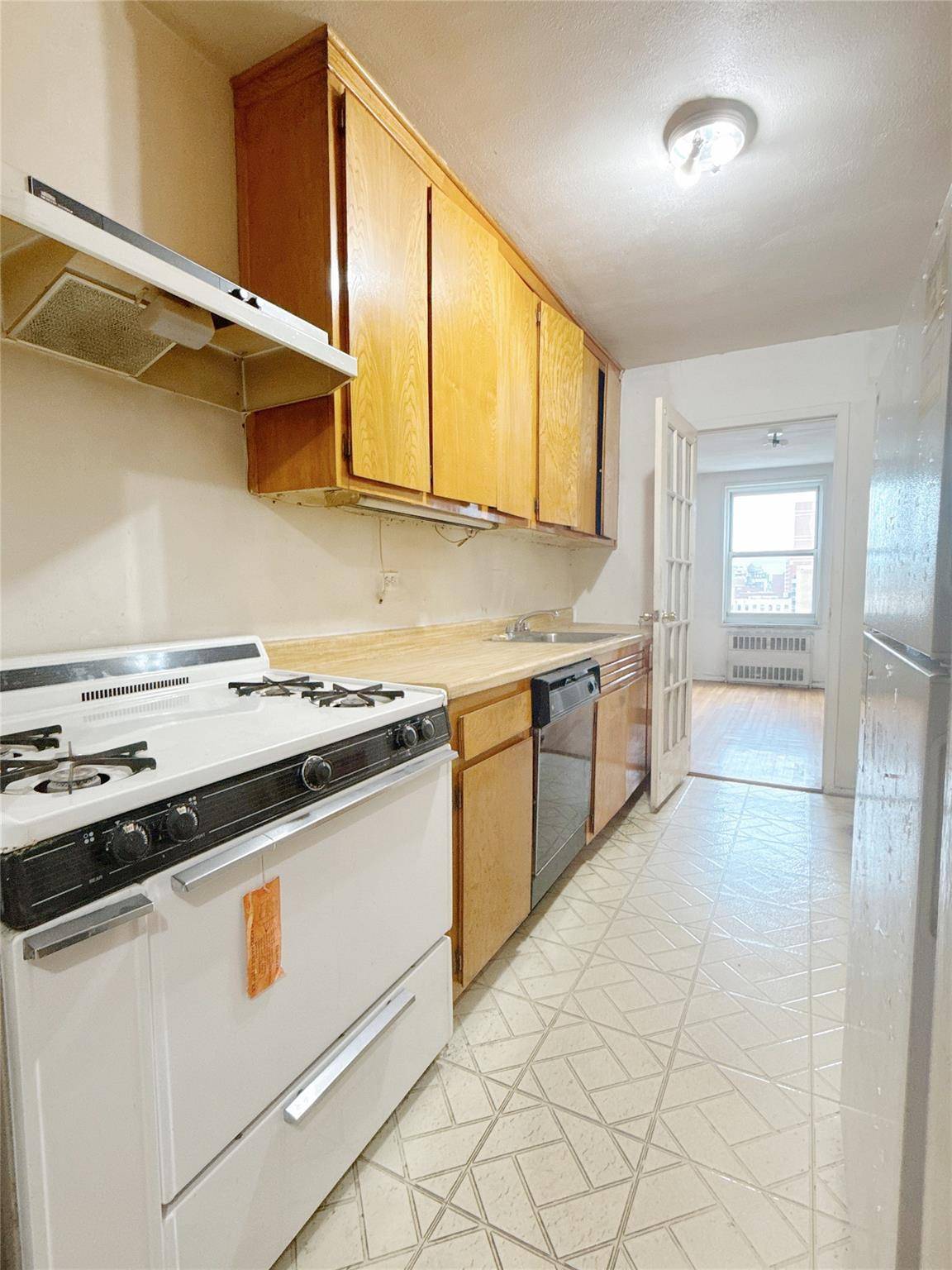 Flushing, NY 11354,142-05 Roosevelt AVE #611