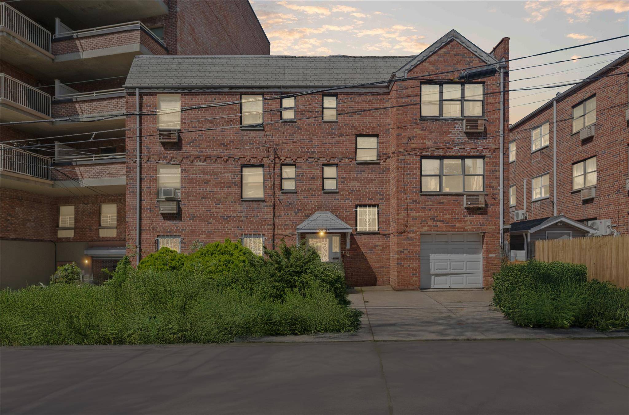 Briarwood, NY 11435,84-34 Smedley St