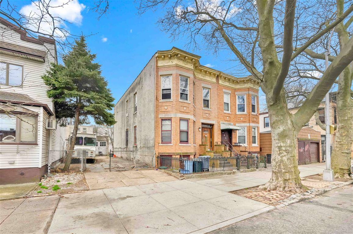 Glendale, NY 11385,79-38 77th AVE