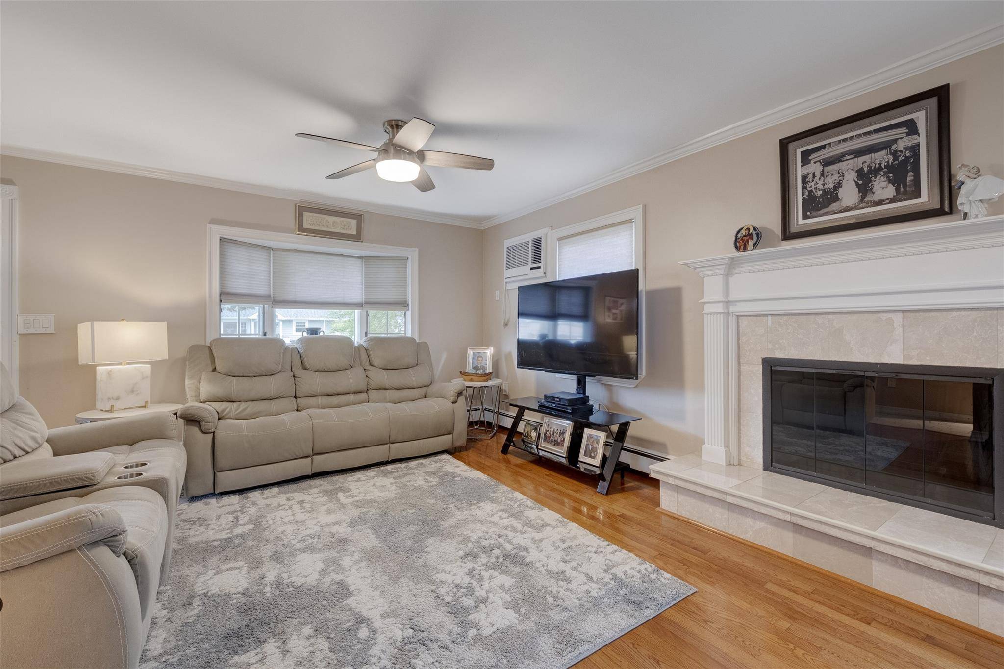 Carle Place, NY 11514,296 Jerome AVE