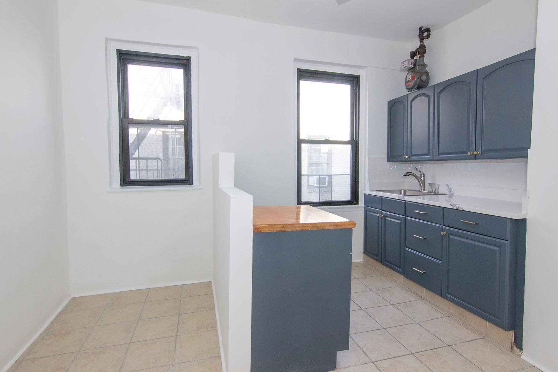 Astoria, NY 11105,21-58 35th Street #5G
