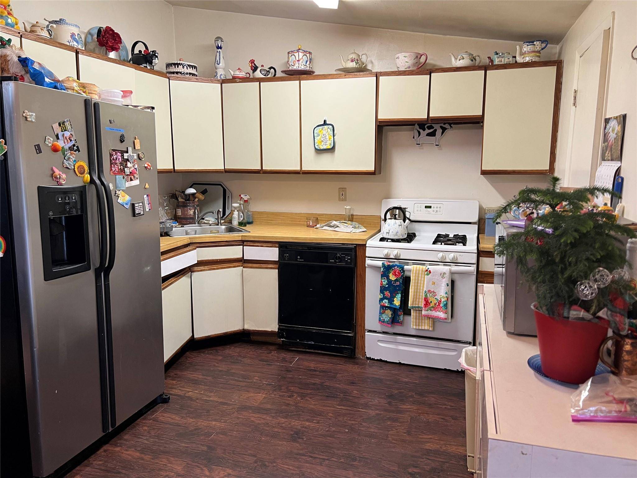 Ronkonkoma, NY 11779,78 Samuel ST