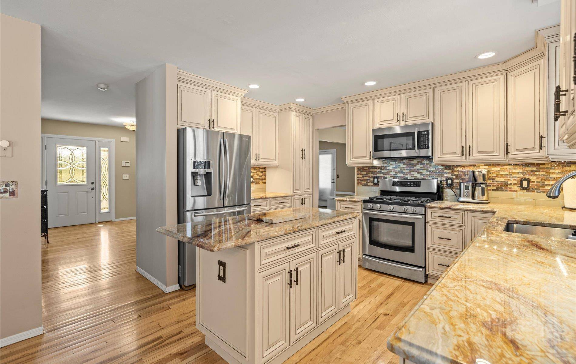 Commack, NY 11725,144 Kings Park RD