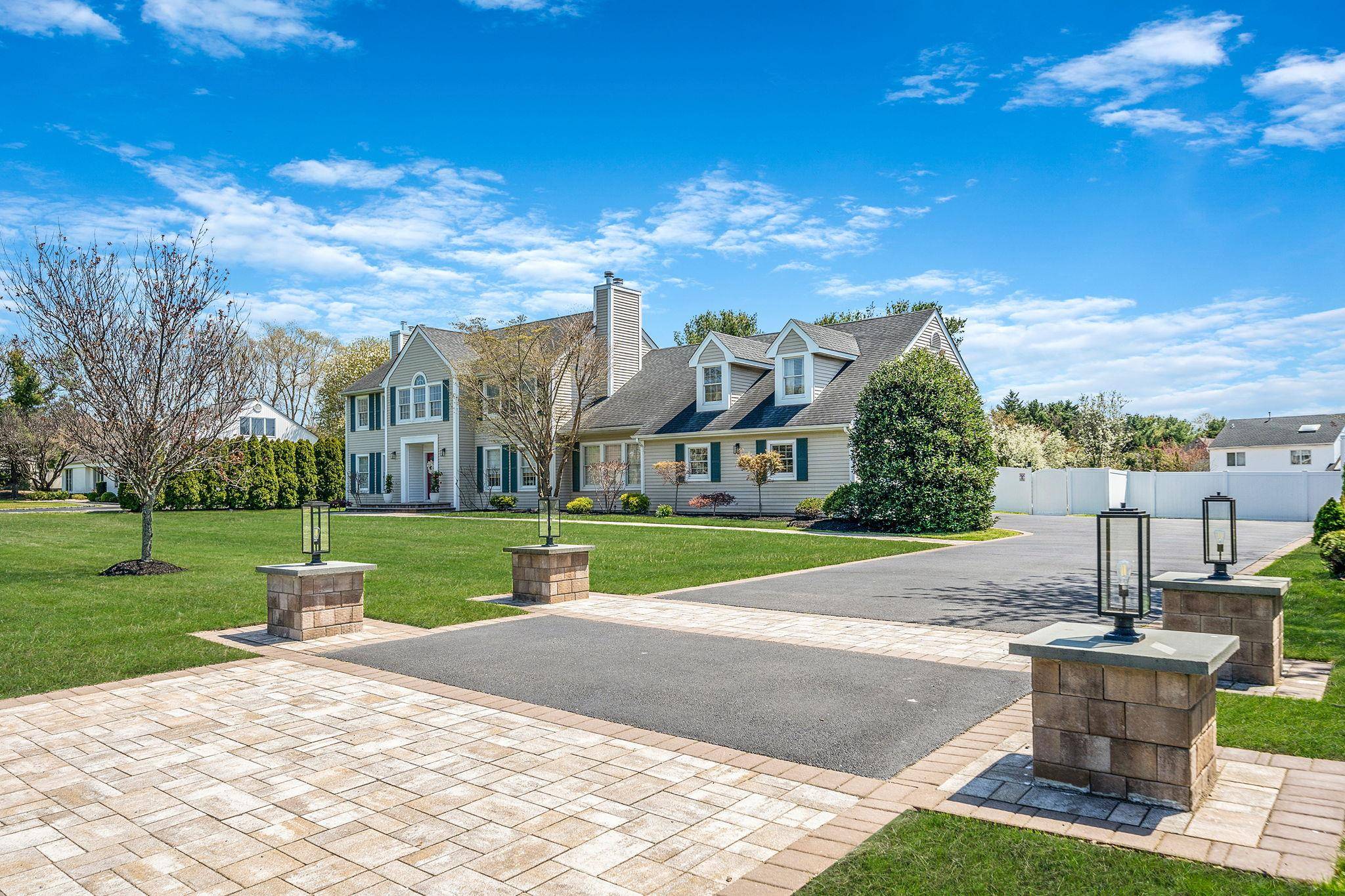 Miller Place, NY 11764,2 Field LN