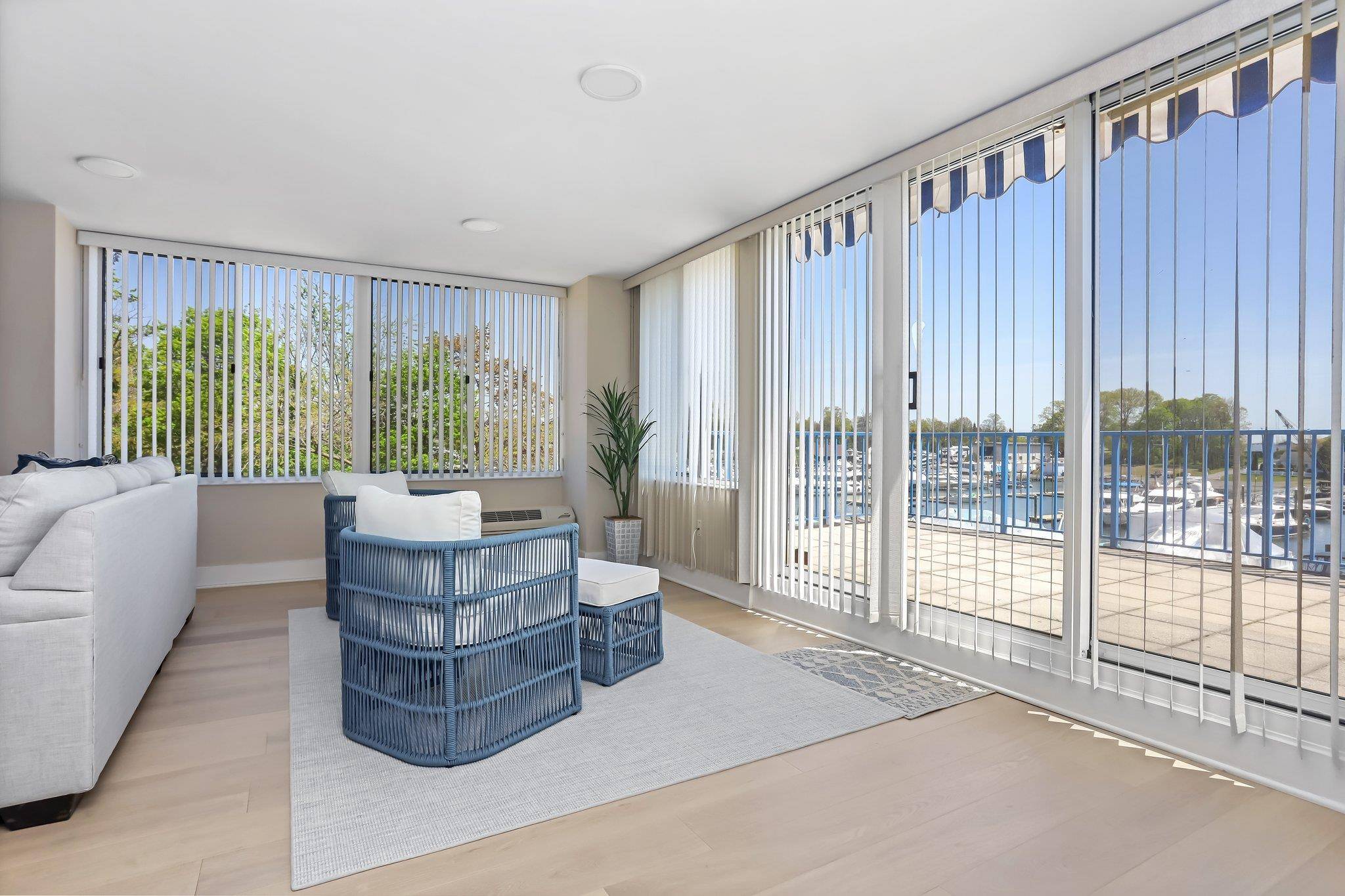 New Rochelle, NY 10805,18 Shady Glen CT #302