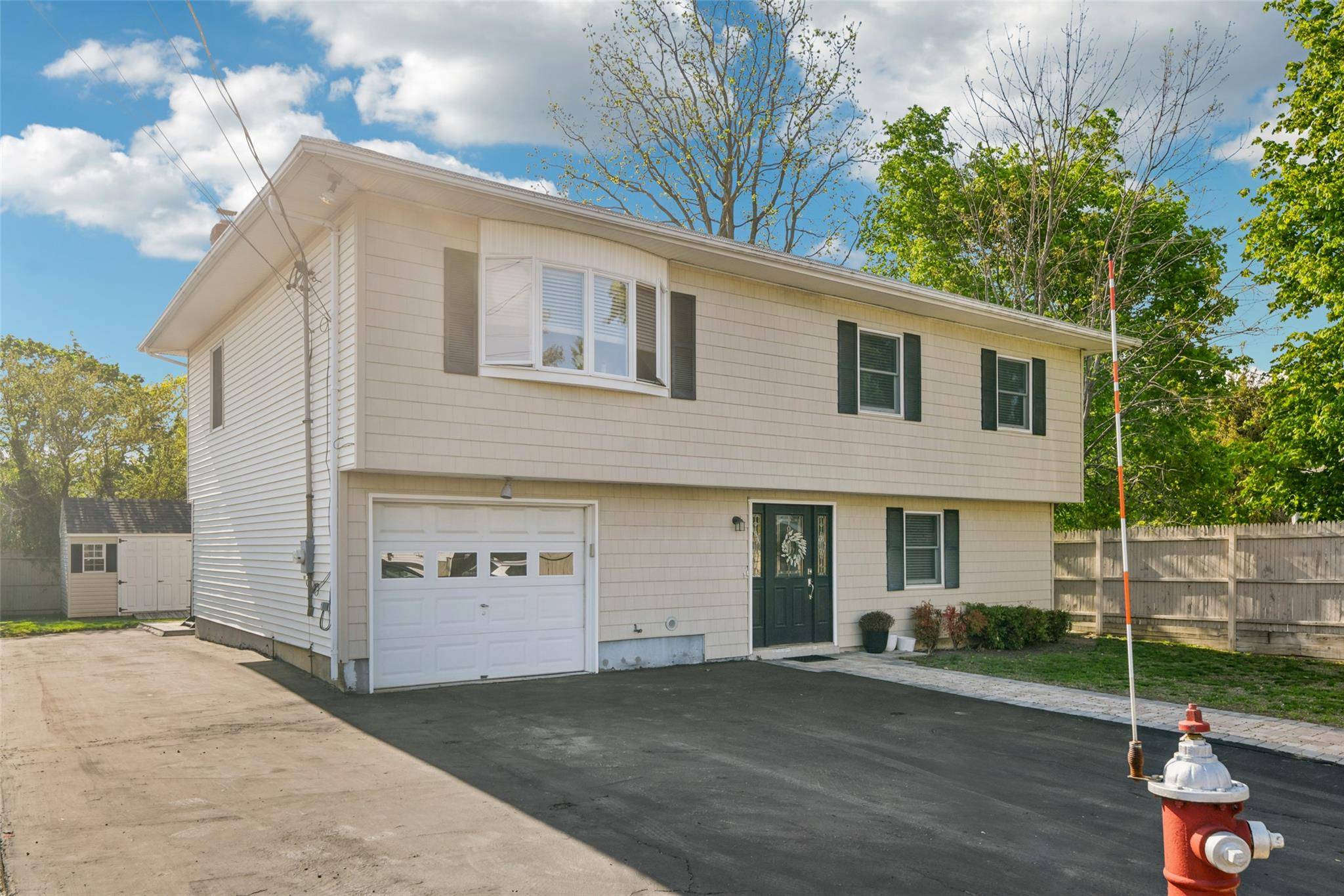 Locust Valley, NY 11560,7 Avenue B