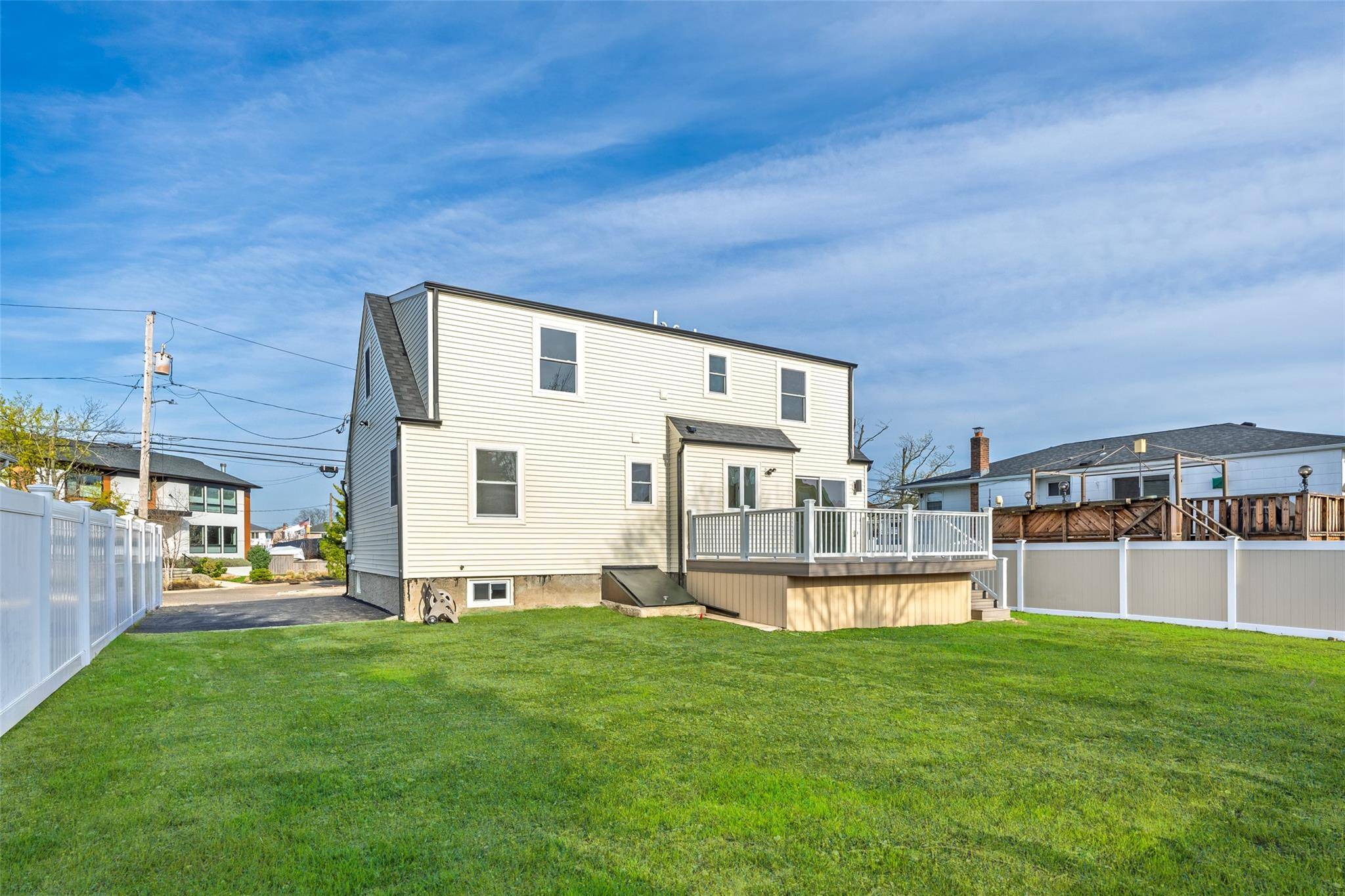 Seaford, NY 11783,2464 Riverside AVE