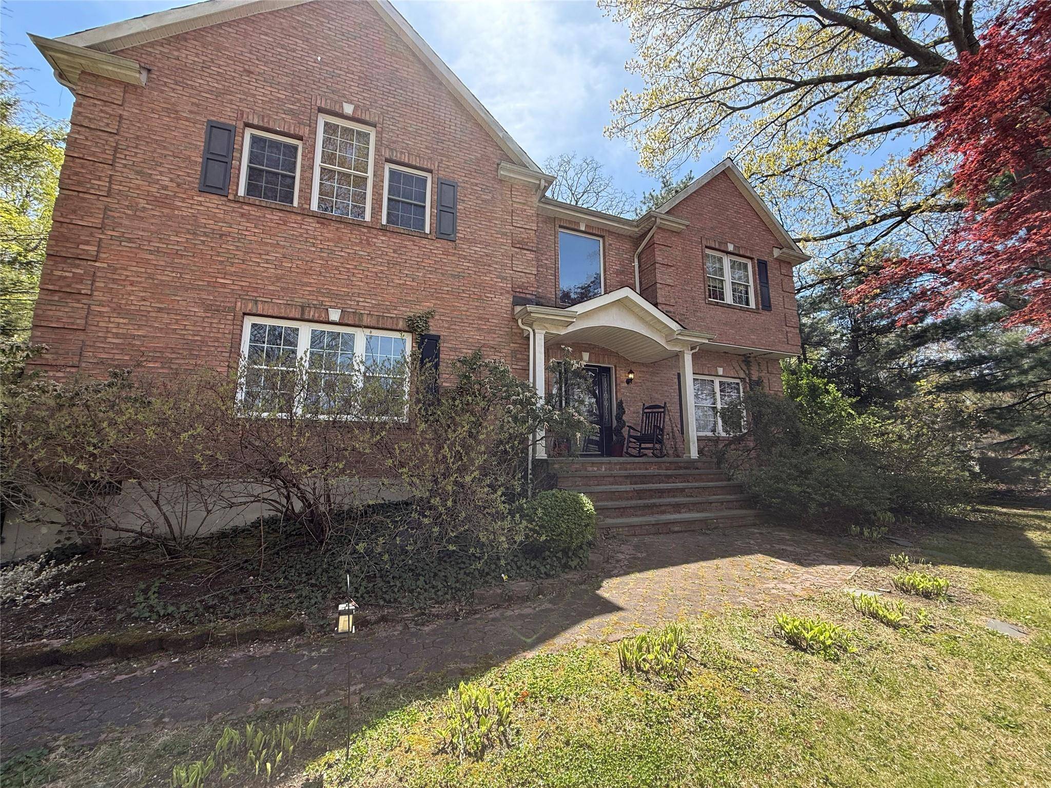 Huntington, NY 11743,48 Hennessey DR