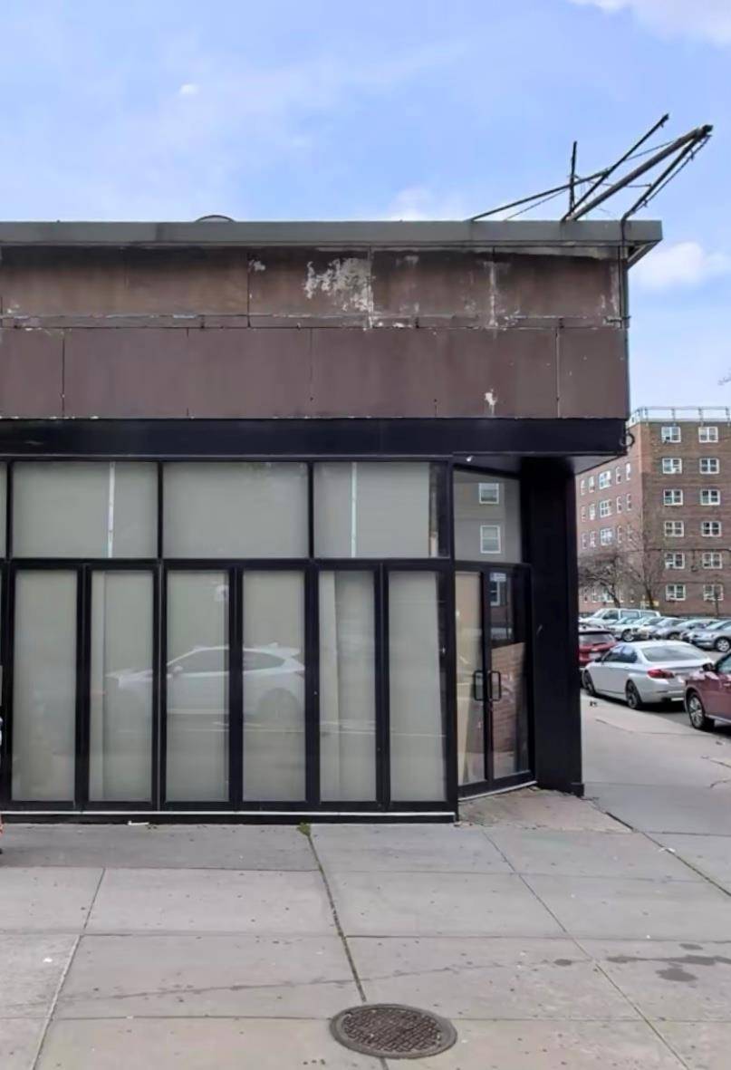 Astoria, NY 11106,24-02 34 AVE