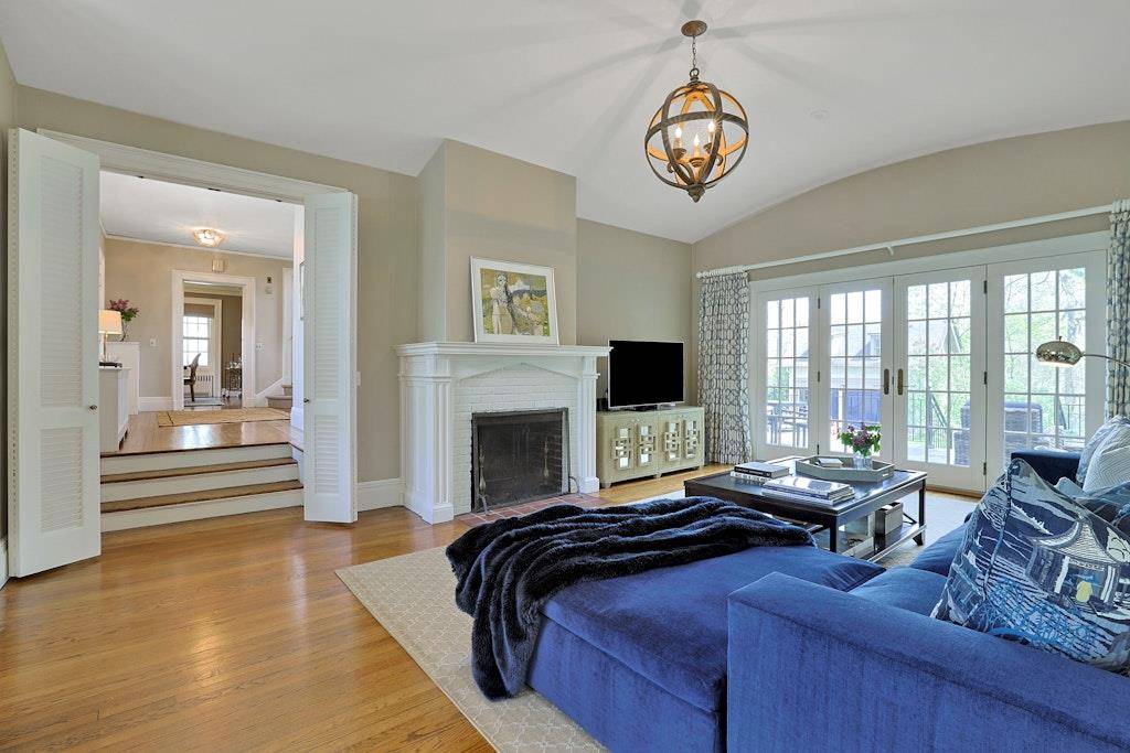 Scarsdale, NY 10583,68 Greenacres AVE