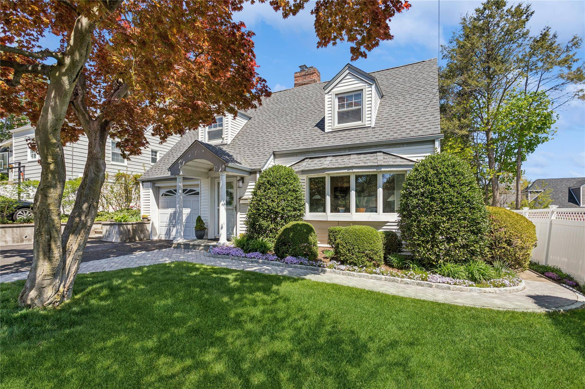 Eastchester, NY 10709,90 Joyce RD