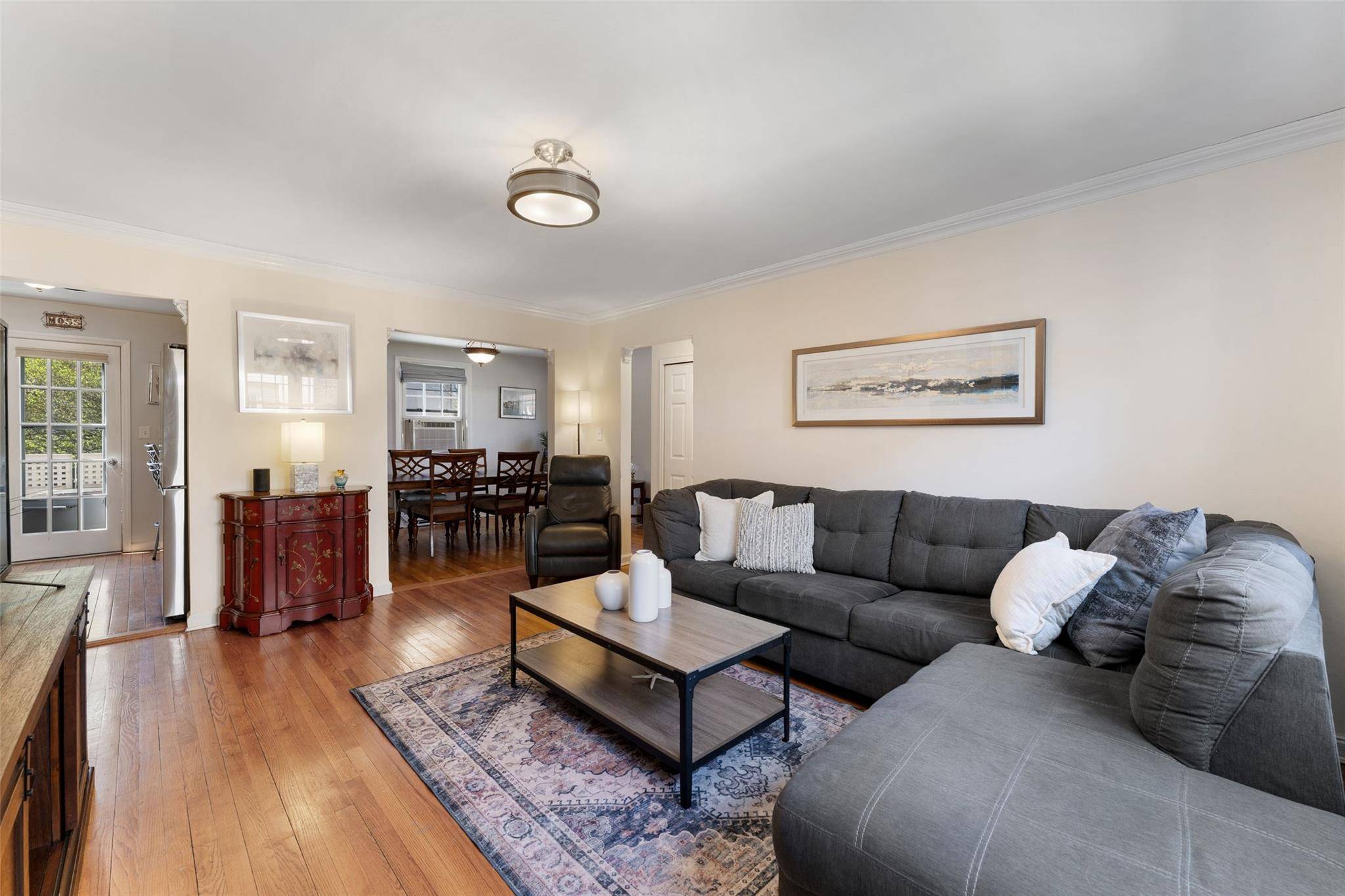 Bronxville, NY 10708,51 Cross ST #1 CD