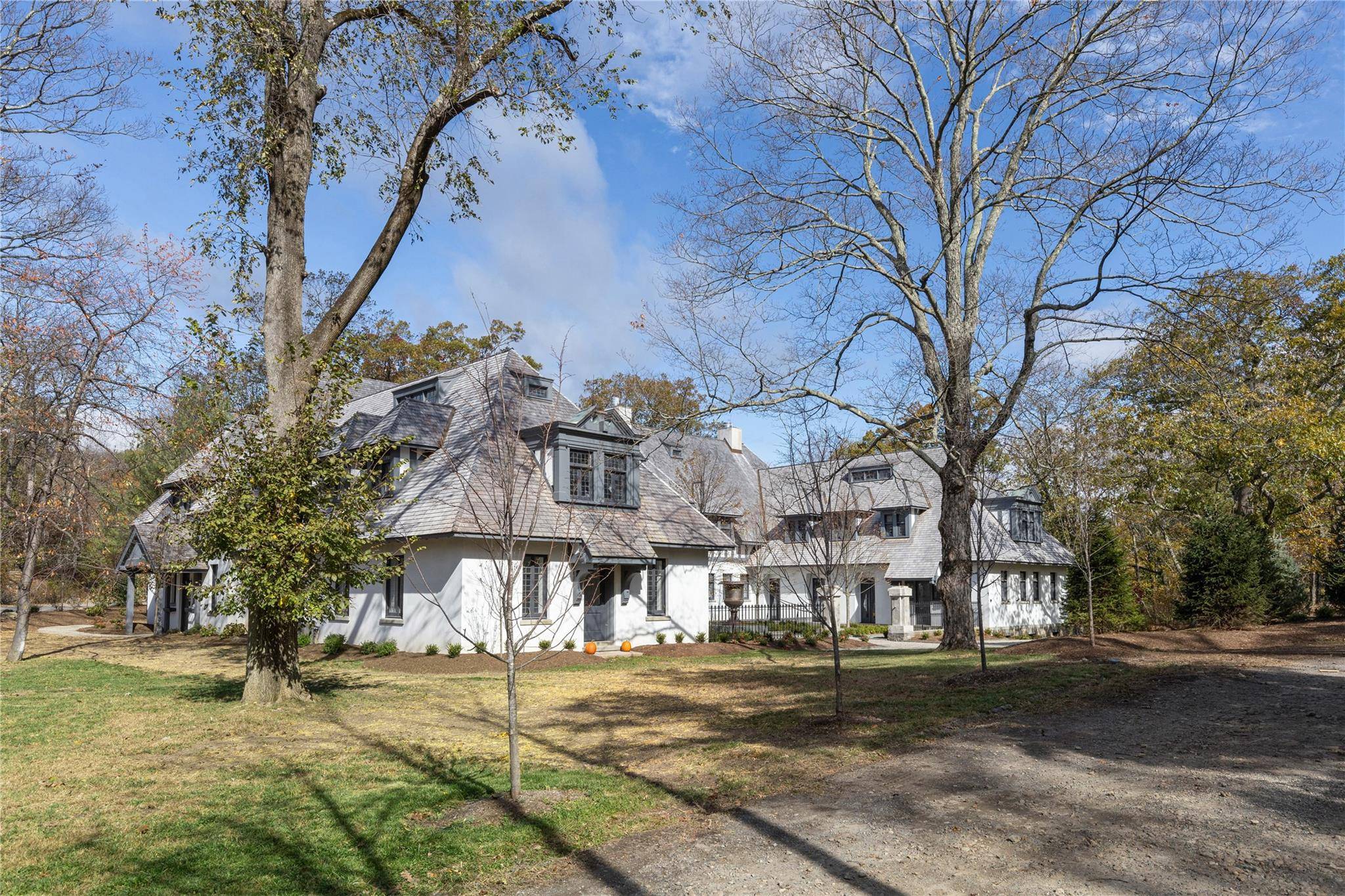 Tuxedo Park, NY 10987,76 Summit RD